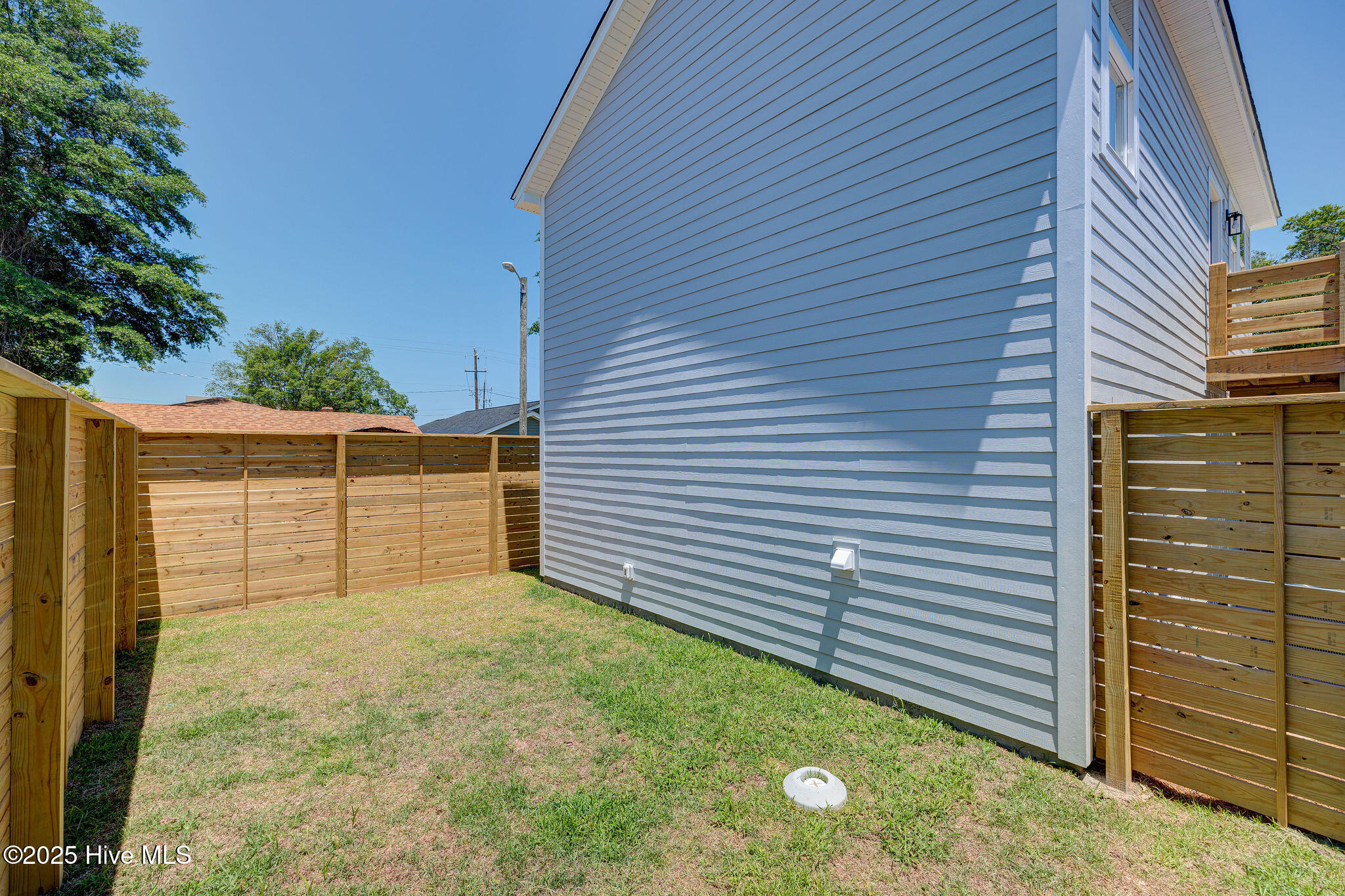 100521175 | Photo 49