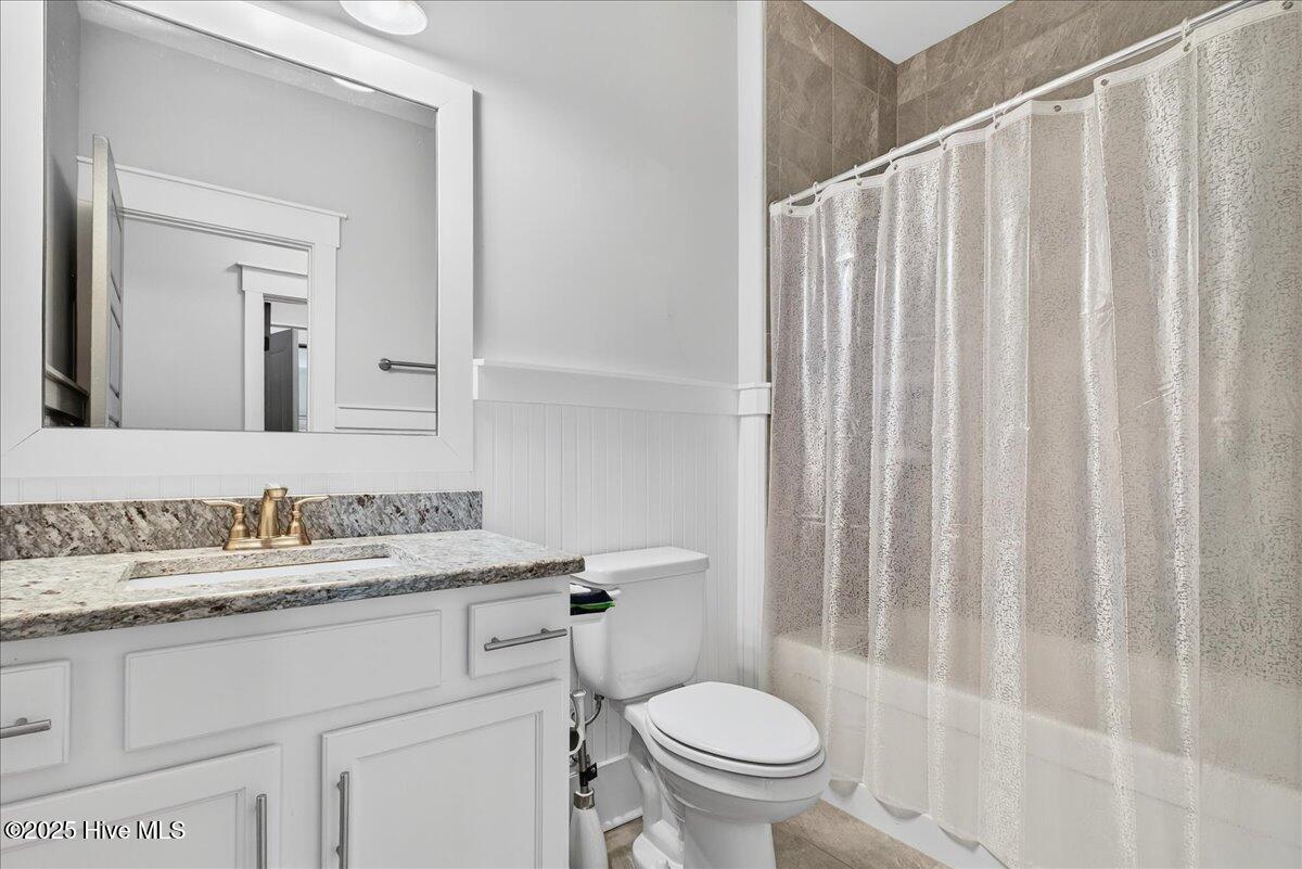 100541370 | Photo 13