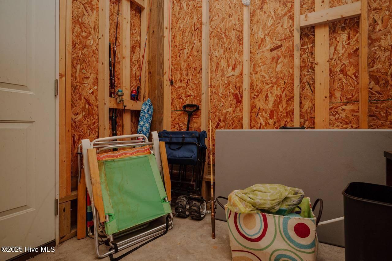 100541389 | Photo 52