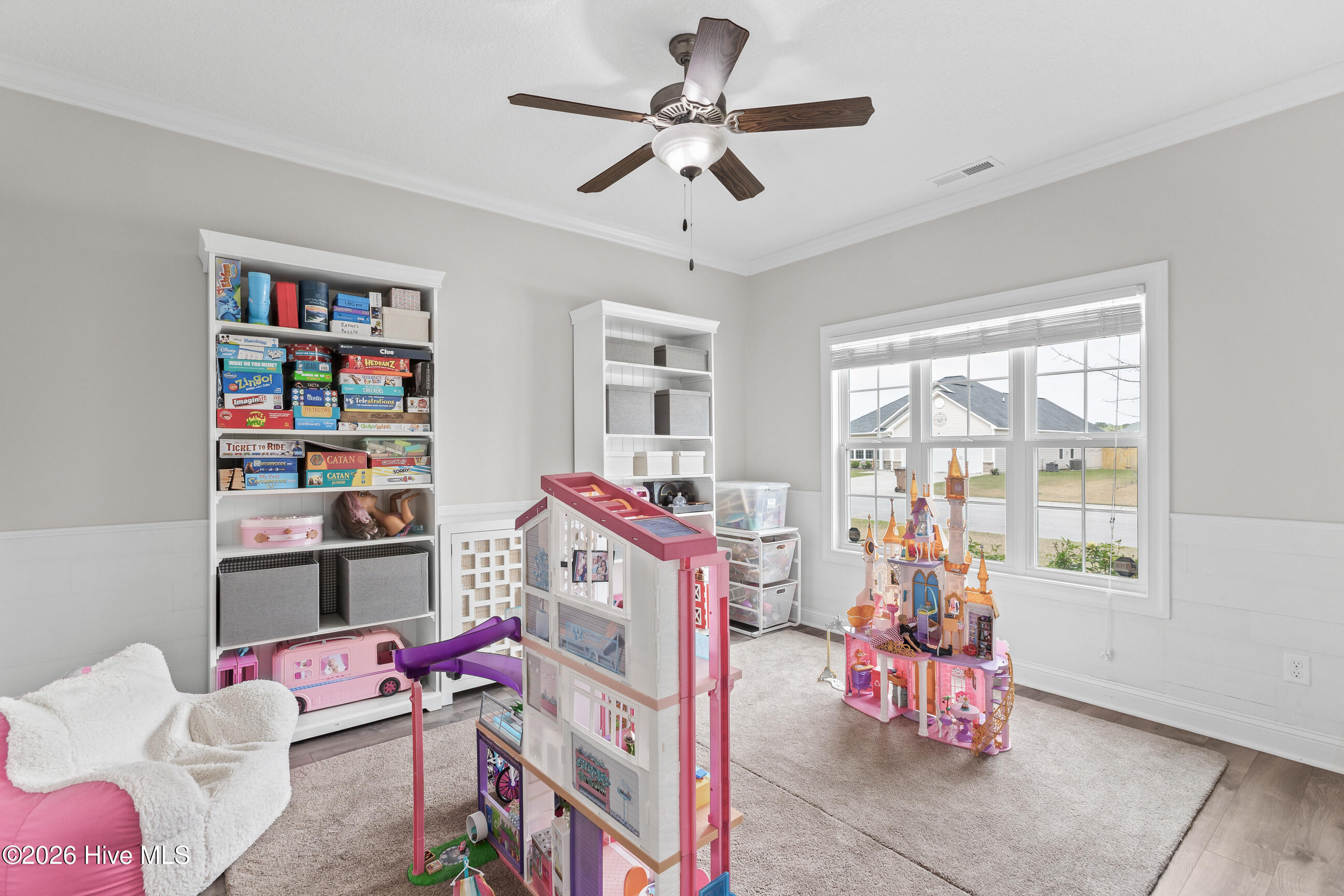 100564730 | Photo 16