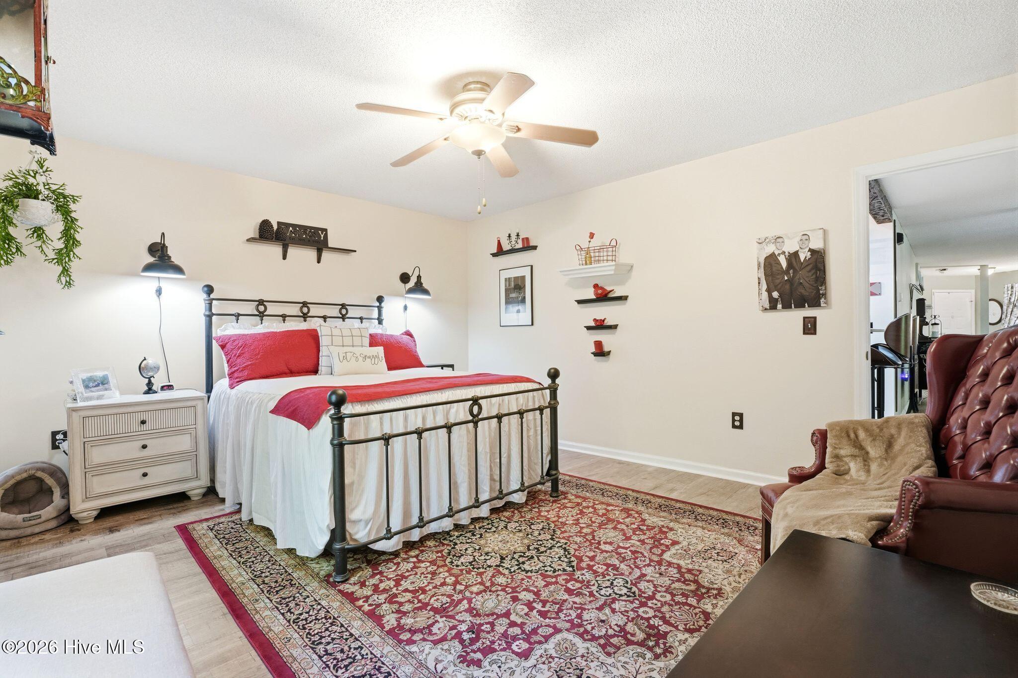 100566564 | Photo 25