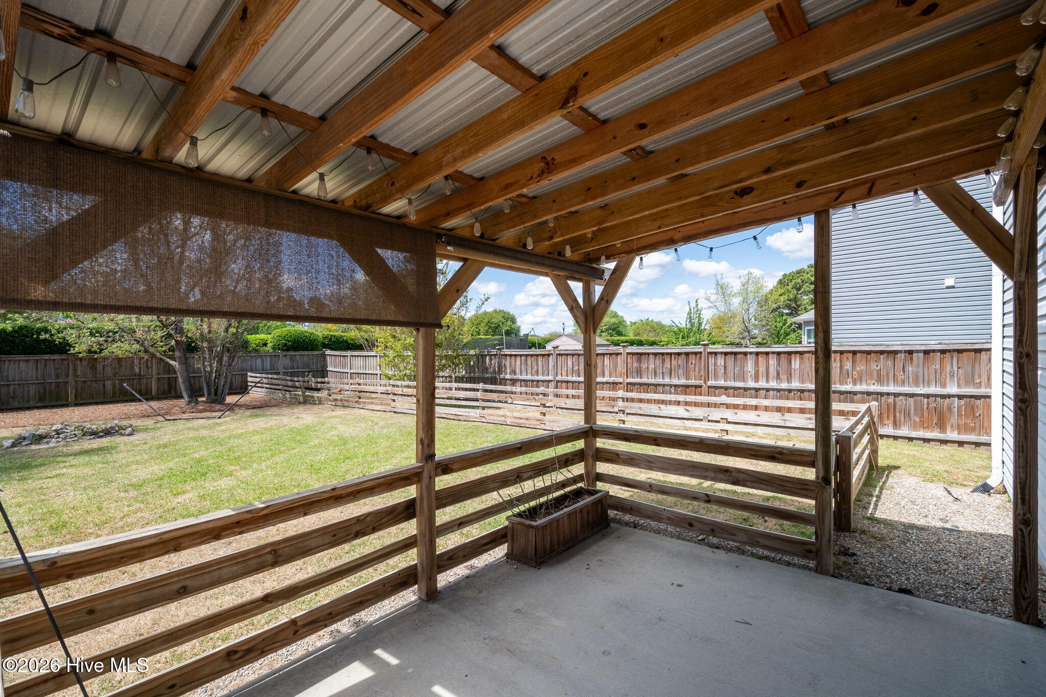 100565105 | Photo 30