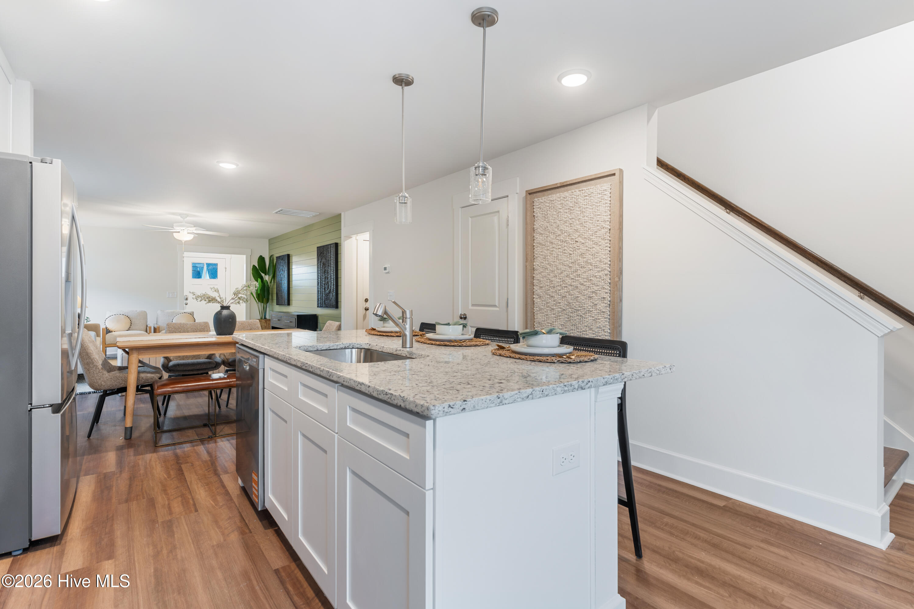 100564170 | Photo 10