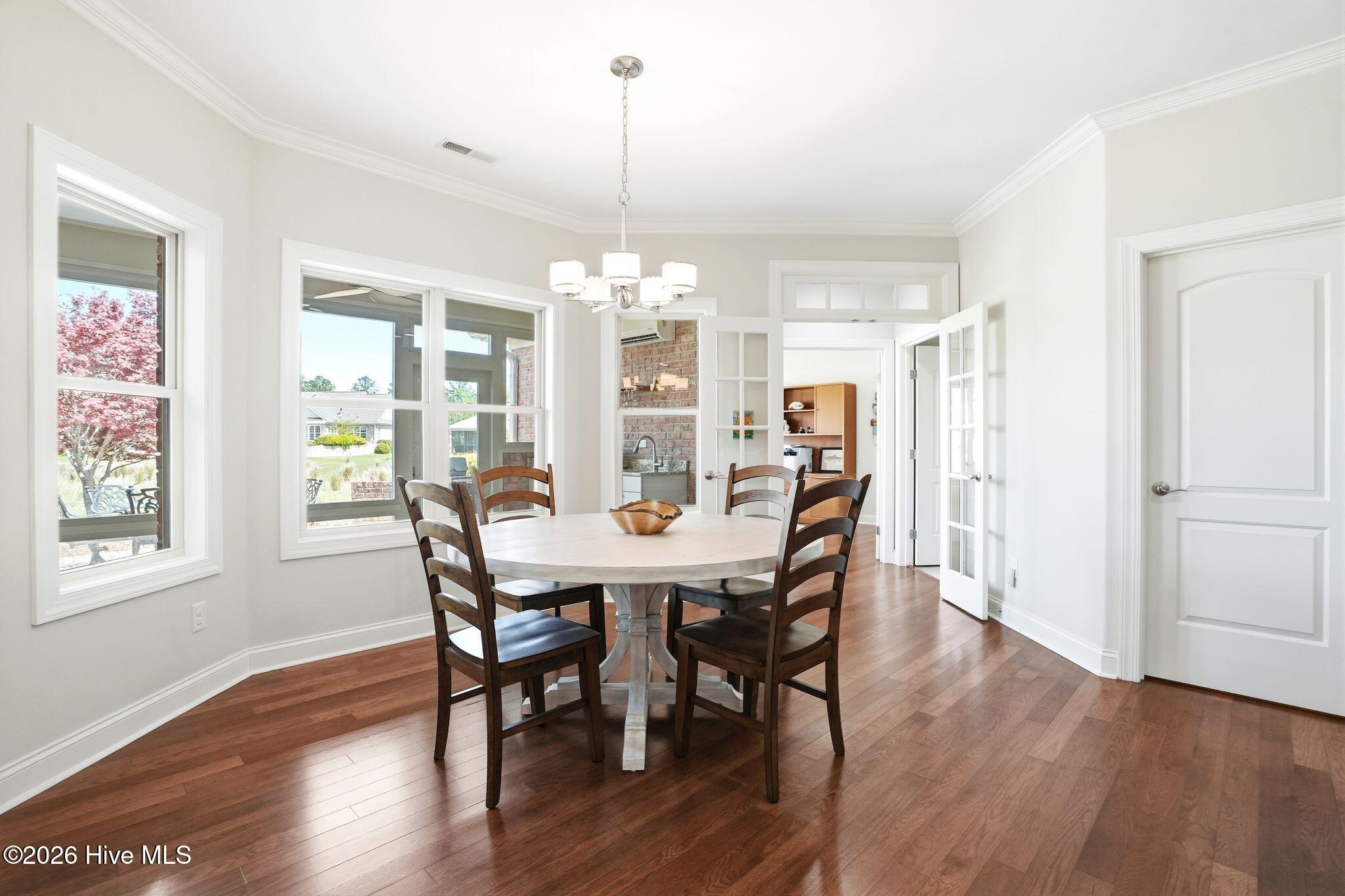 100565235 | Photo 22