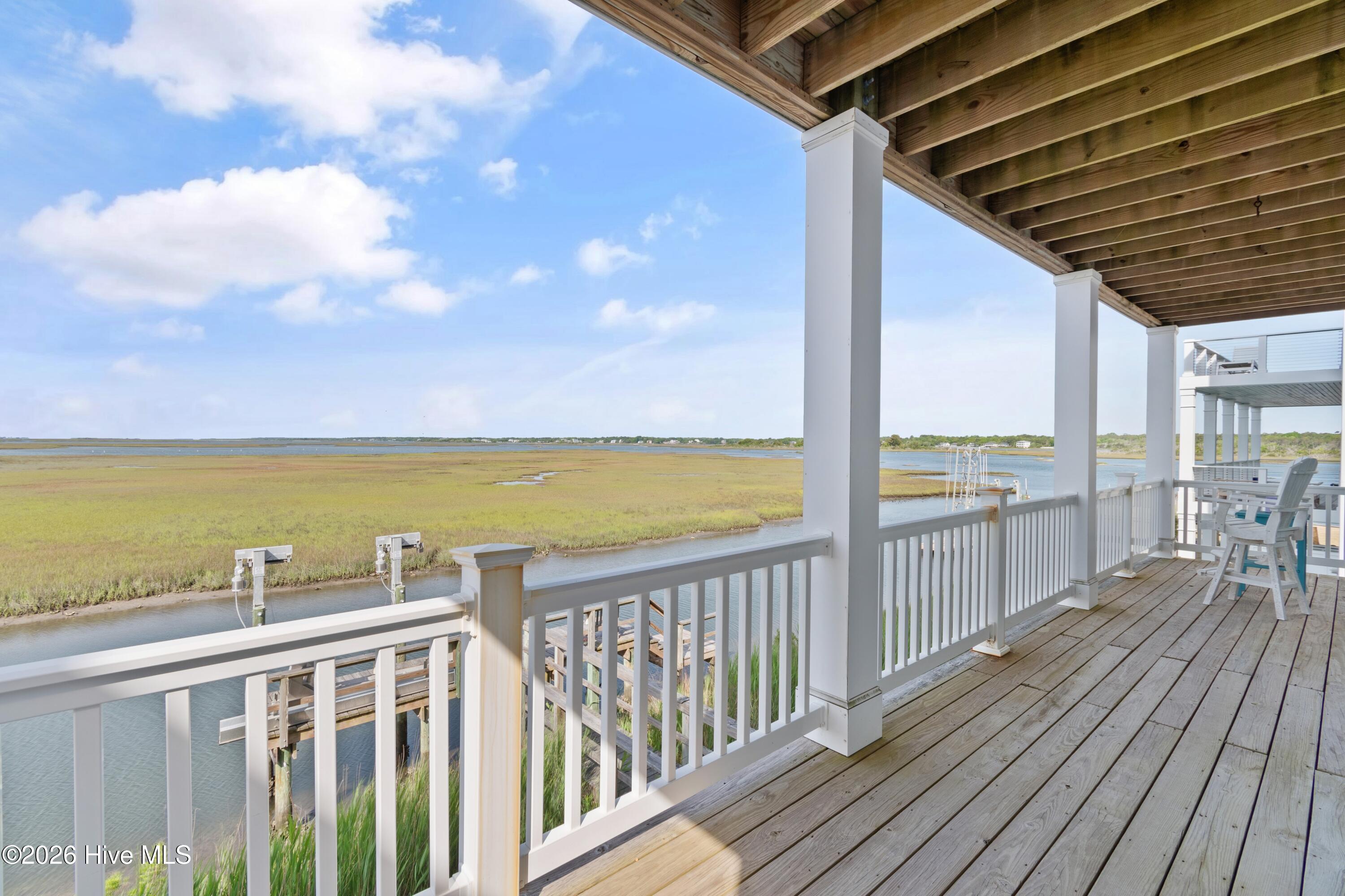 100569393 | Photo 14