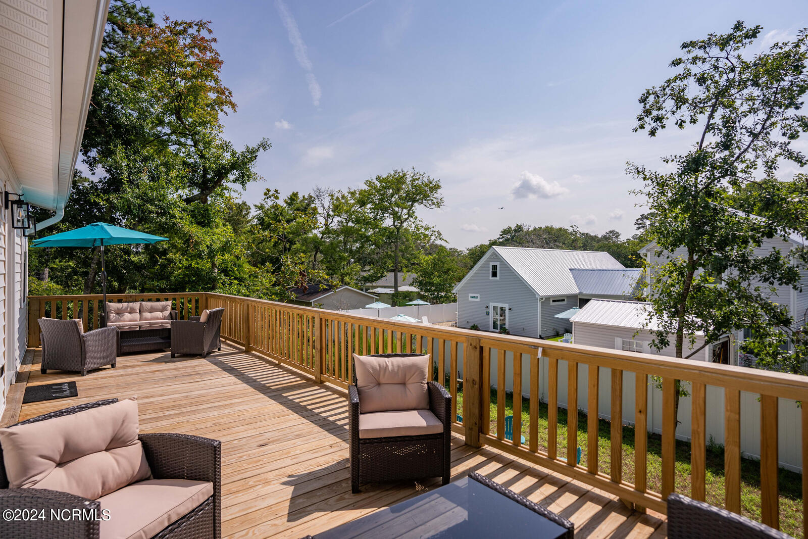 100565543 | Photo 15