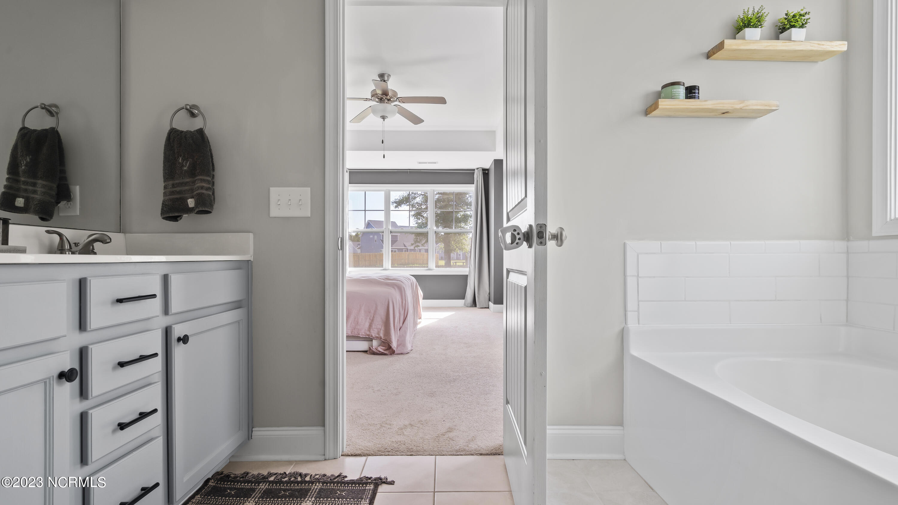 100563607 | Photo 30