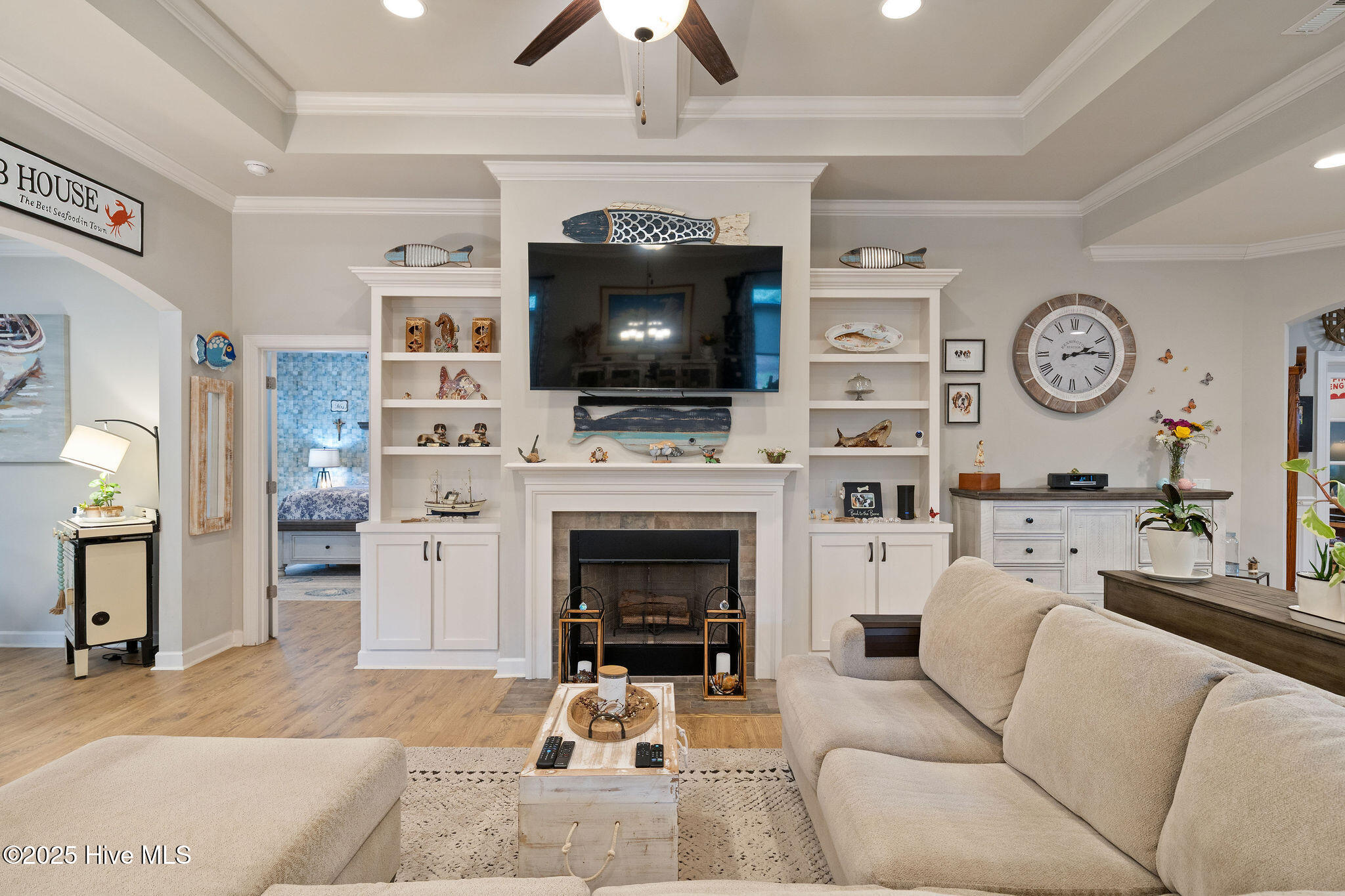 100529341 | Photo 24