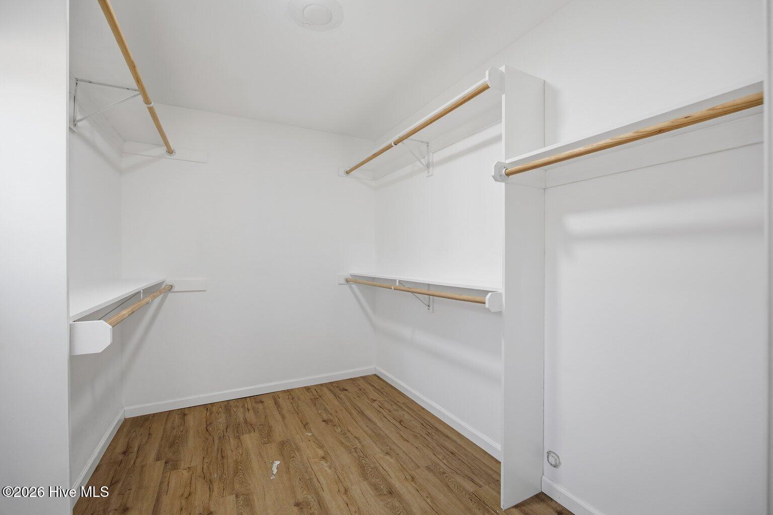 100554900 | Photo 12