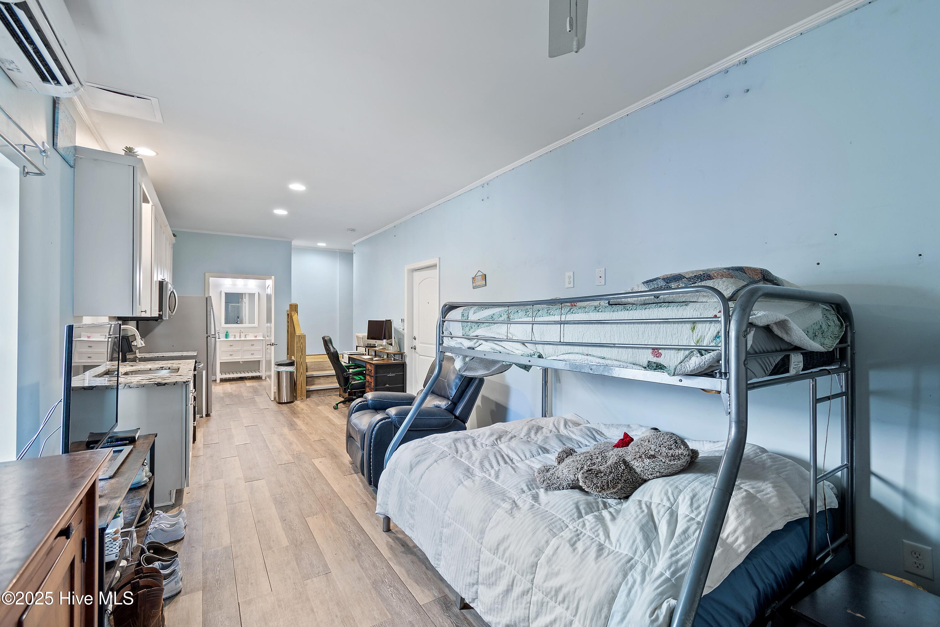 100546132 | Photo 30