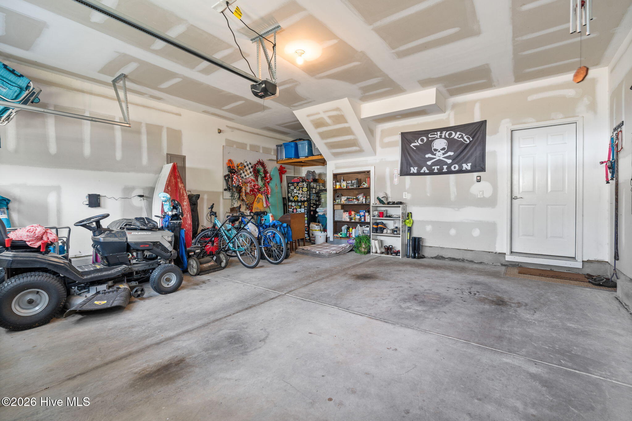 100567618 | Photo 33