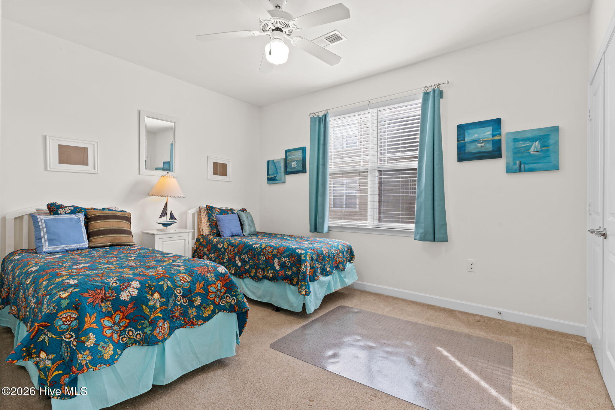 100548351 | Photo 30