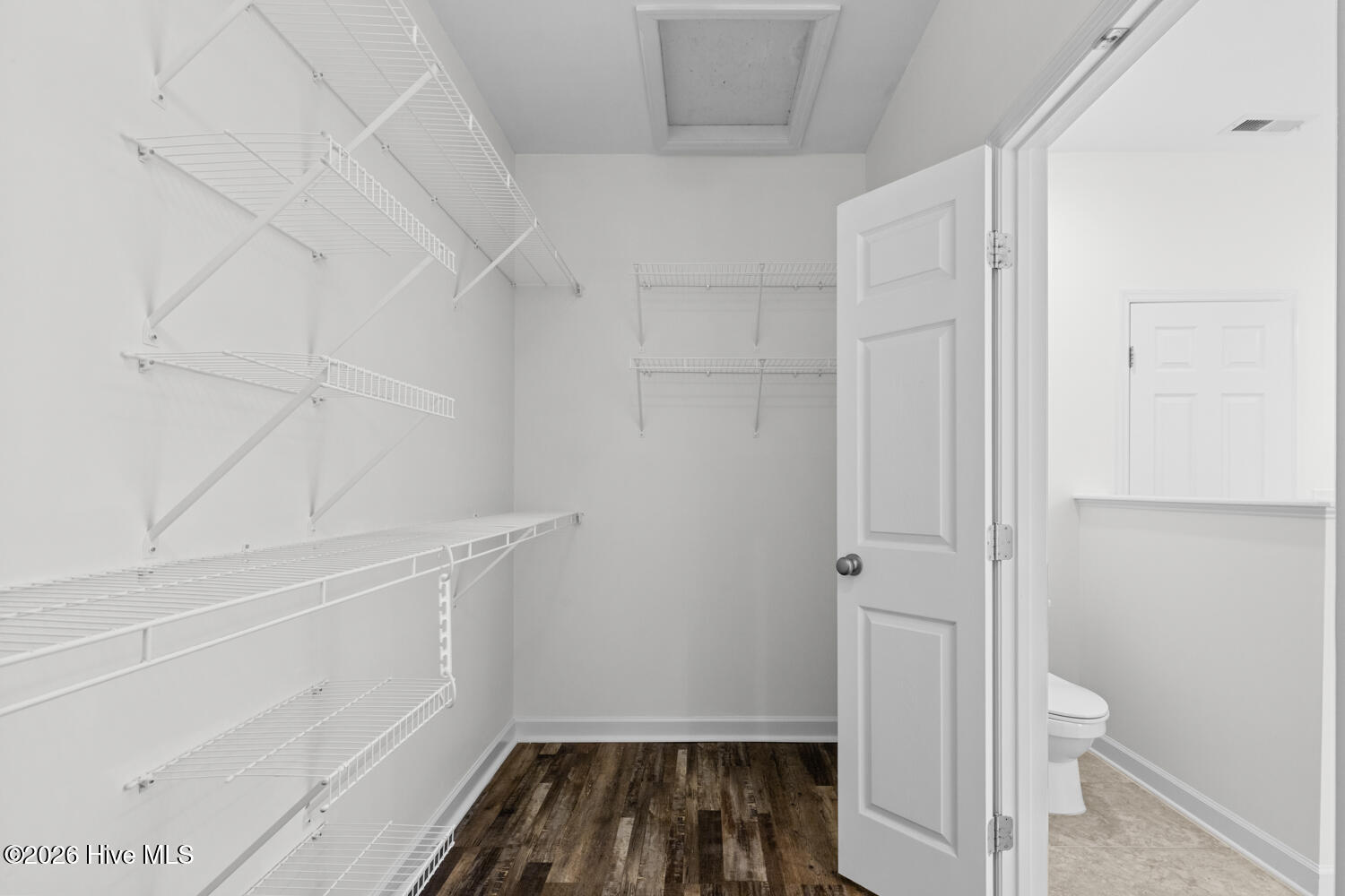 100553312 | Photo 27