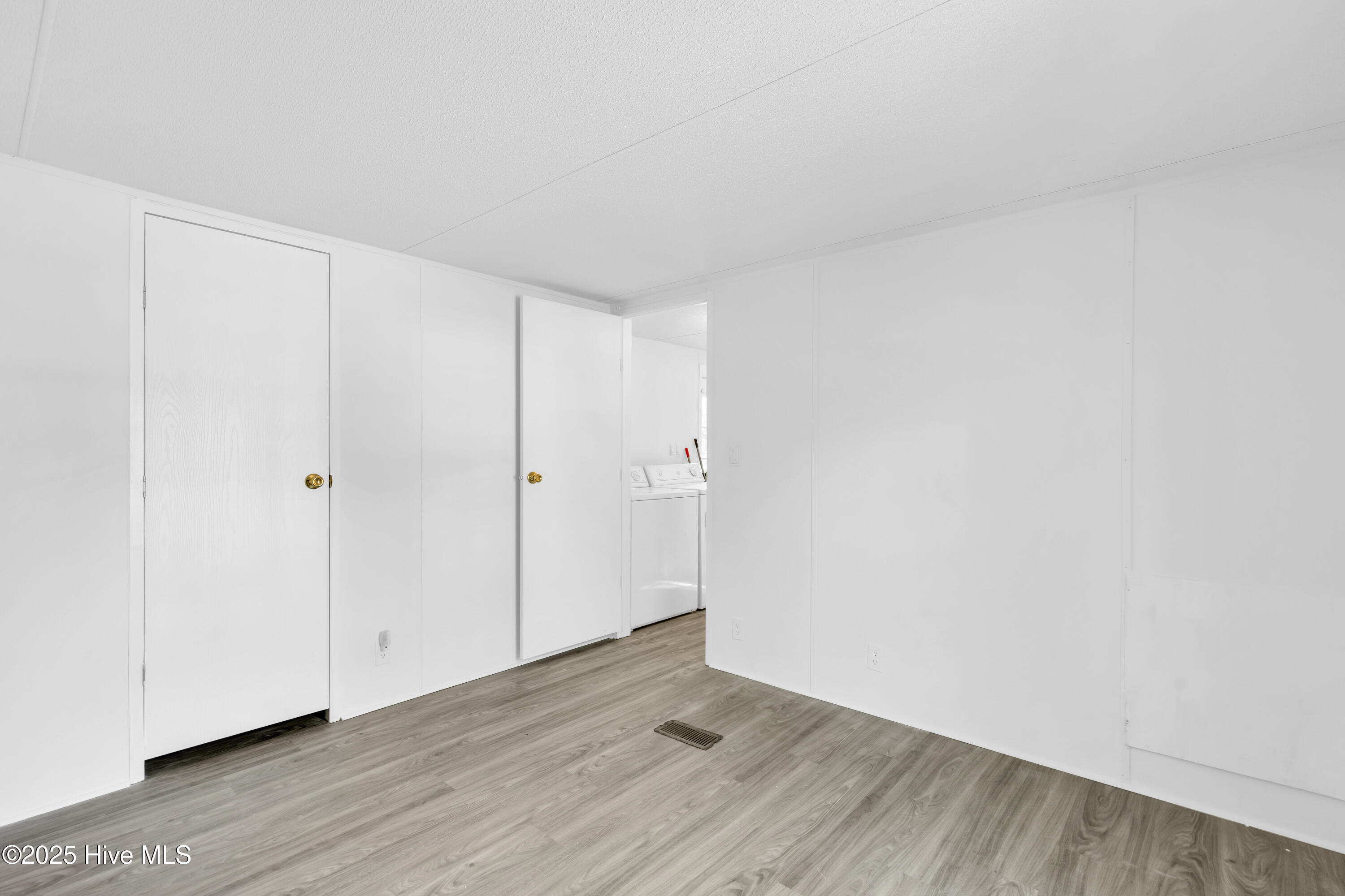 100539663 | Photo 22