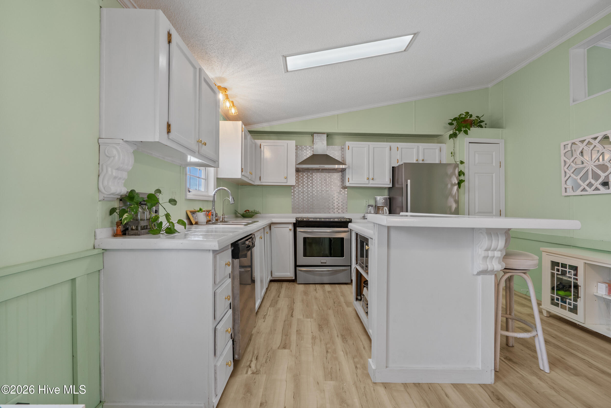 100562690 | Photo 15