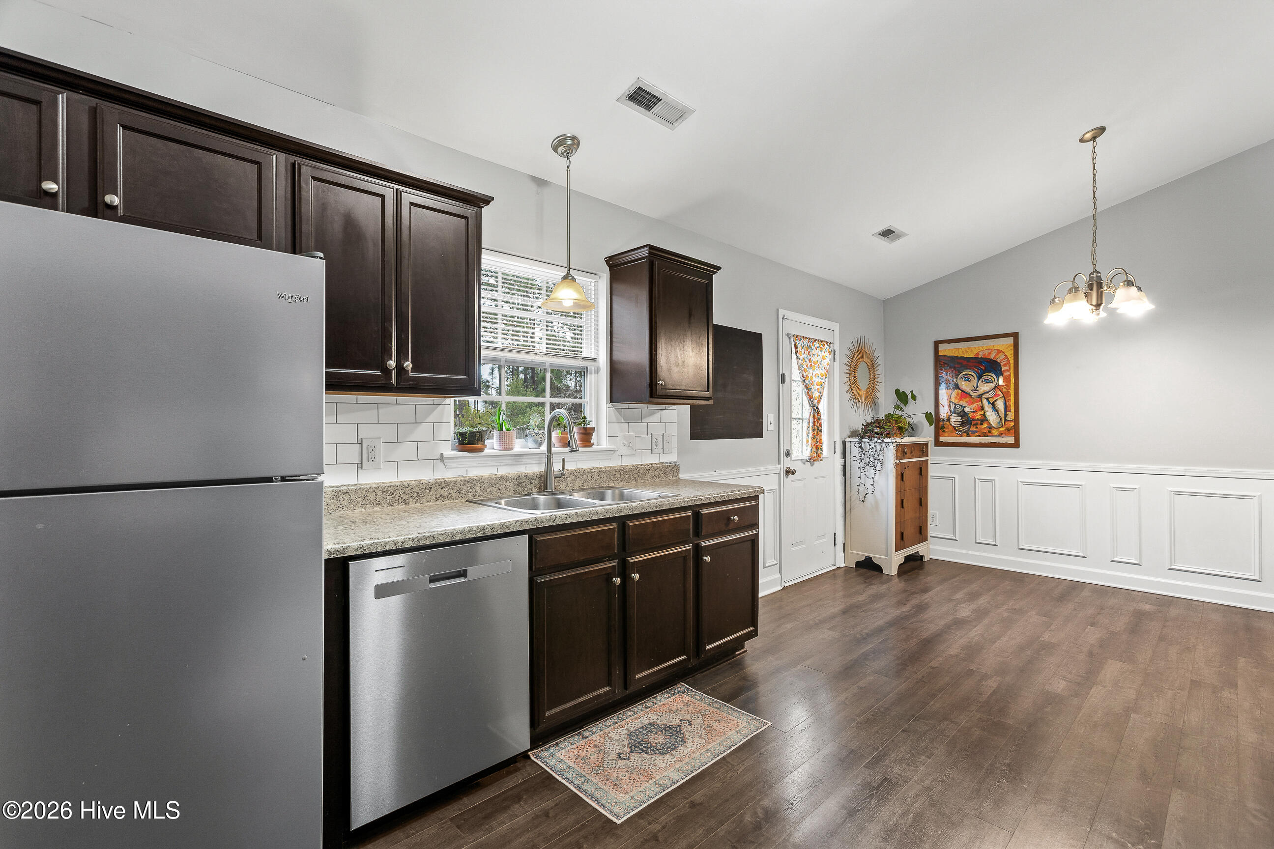 100559472 | Photo 14