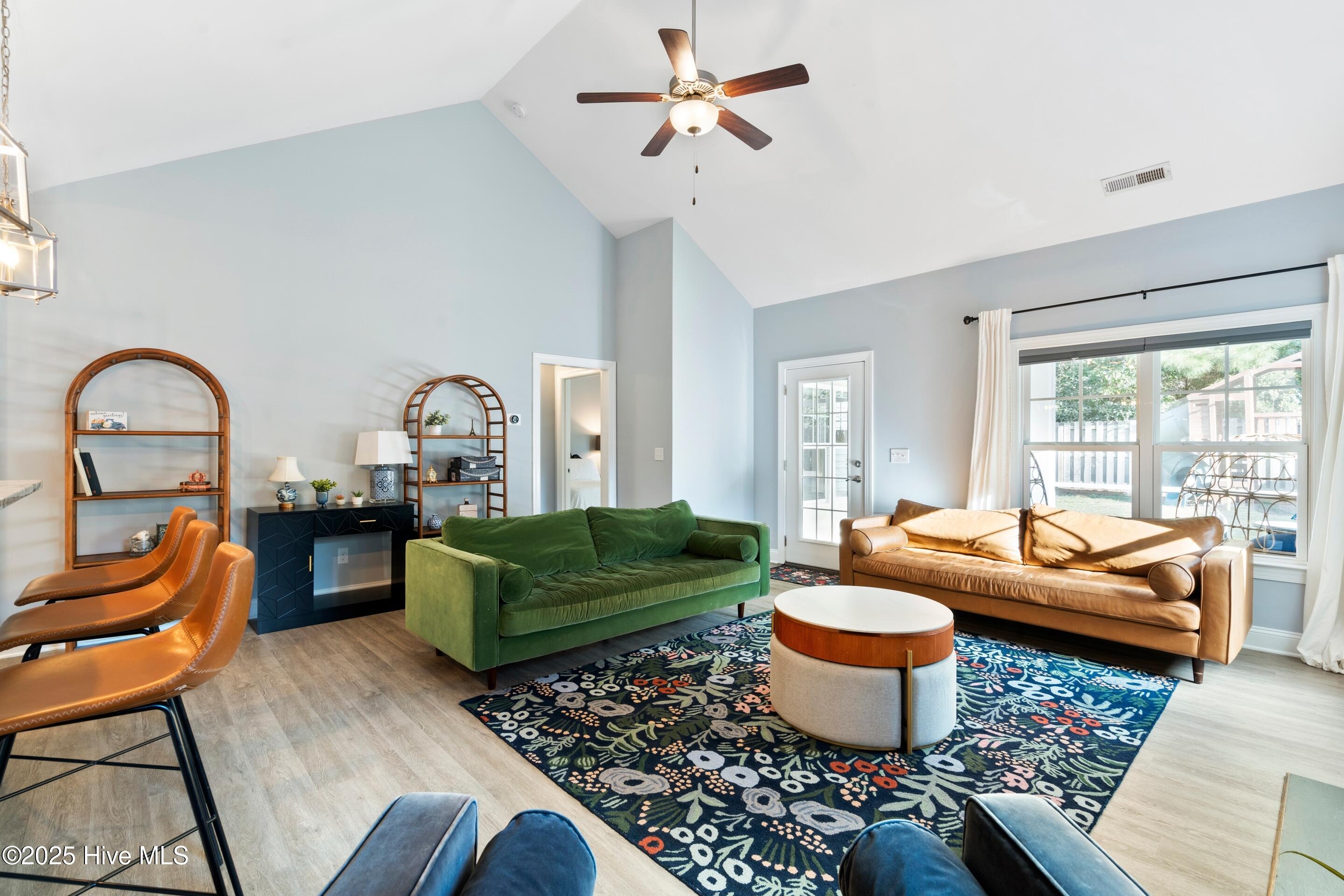 100539123 | Photo 15