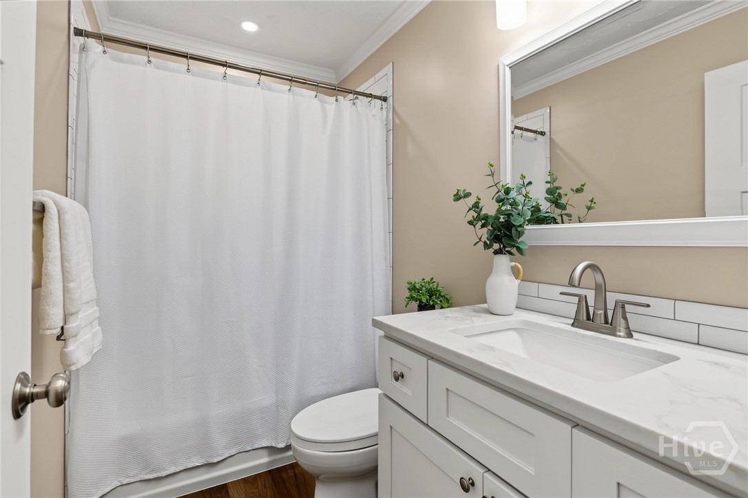 210 Treasure Loop