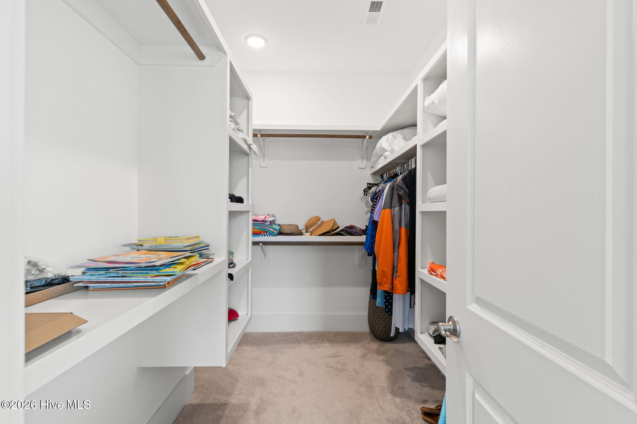 100555251 | Photo 23