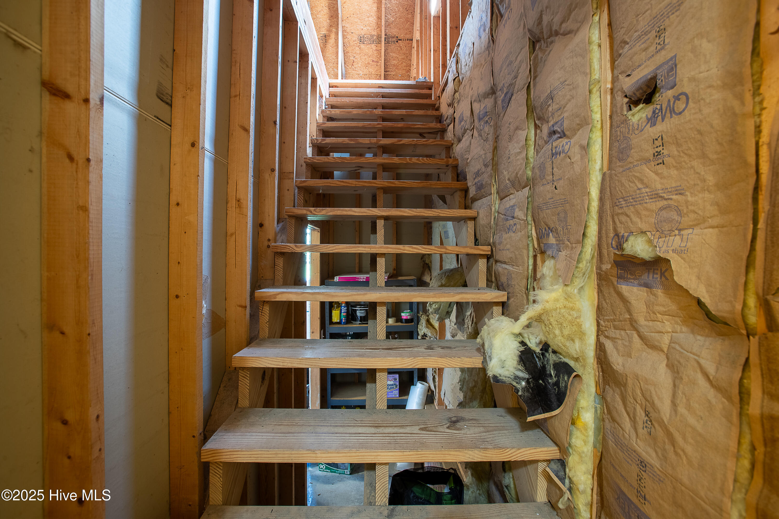 100540143 | Photo 33