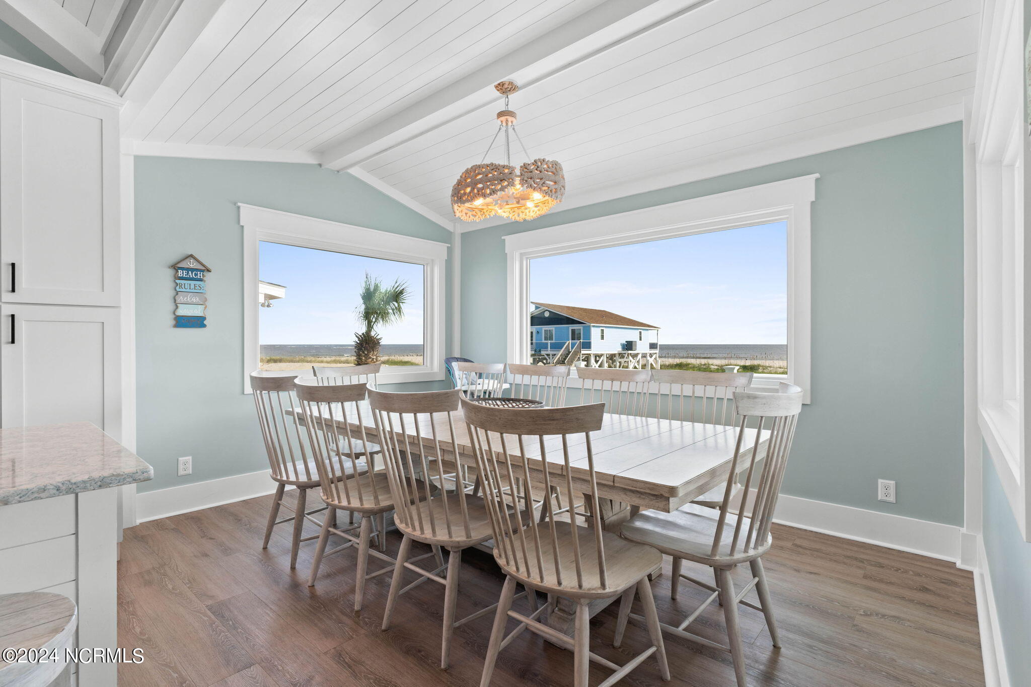 100464984 | Photo 30