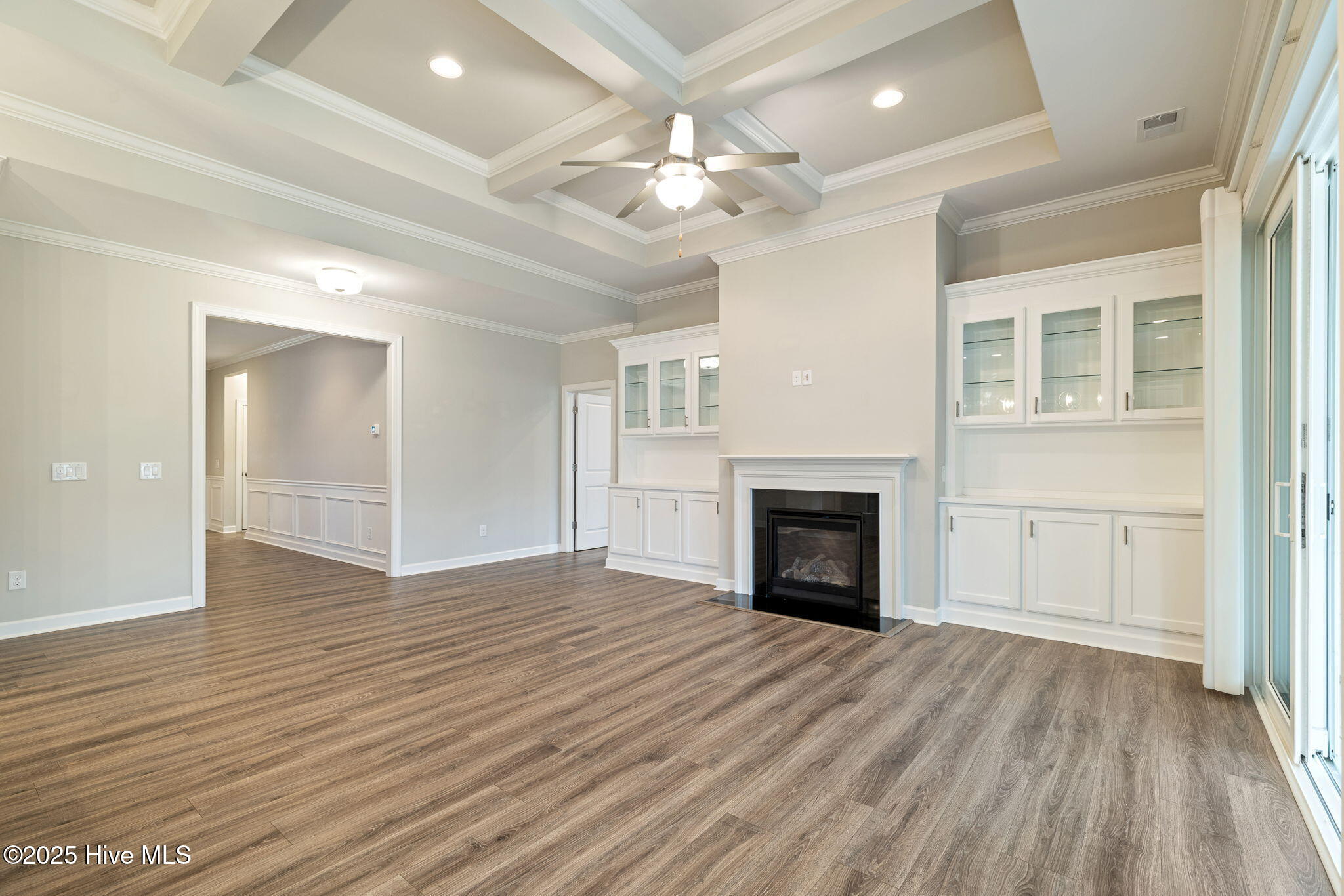 100534231 | Photo 15