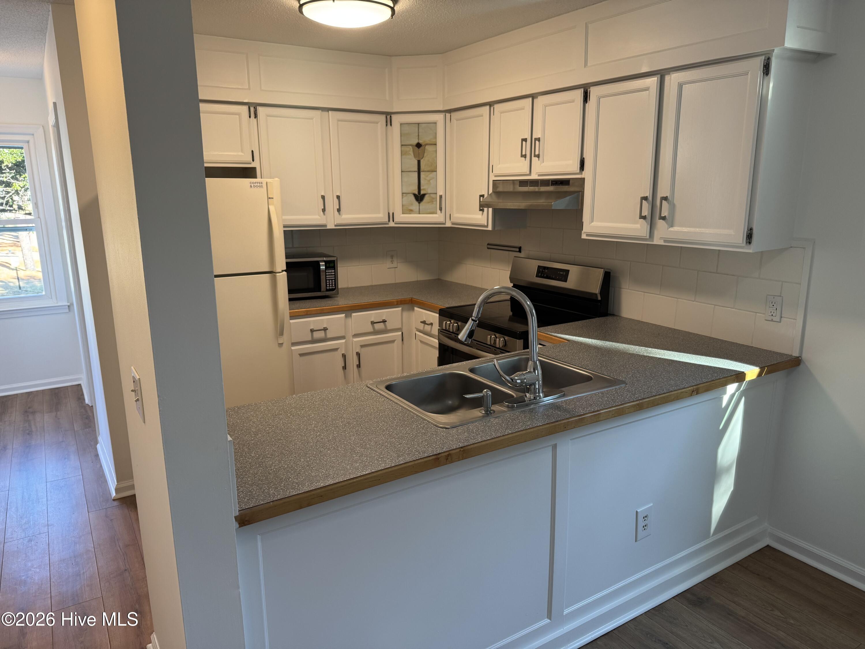 100547107 | Photo 12