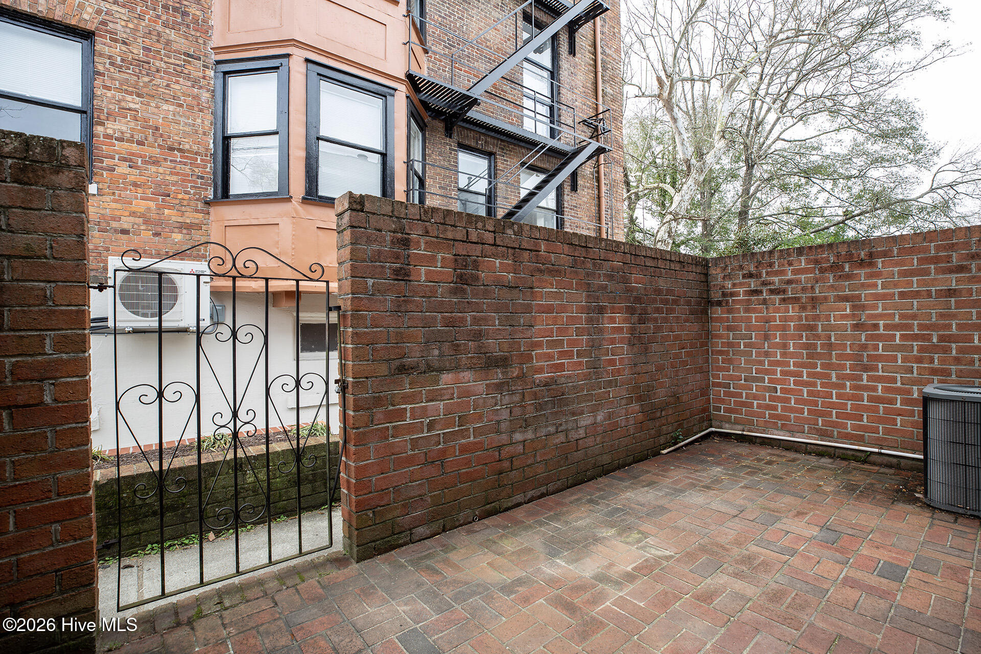 100555929 | Photo 29