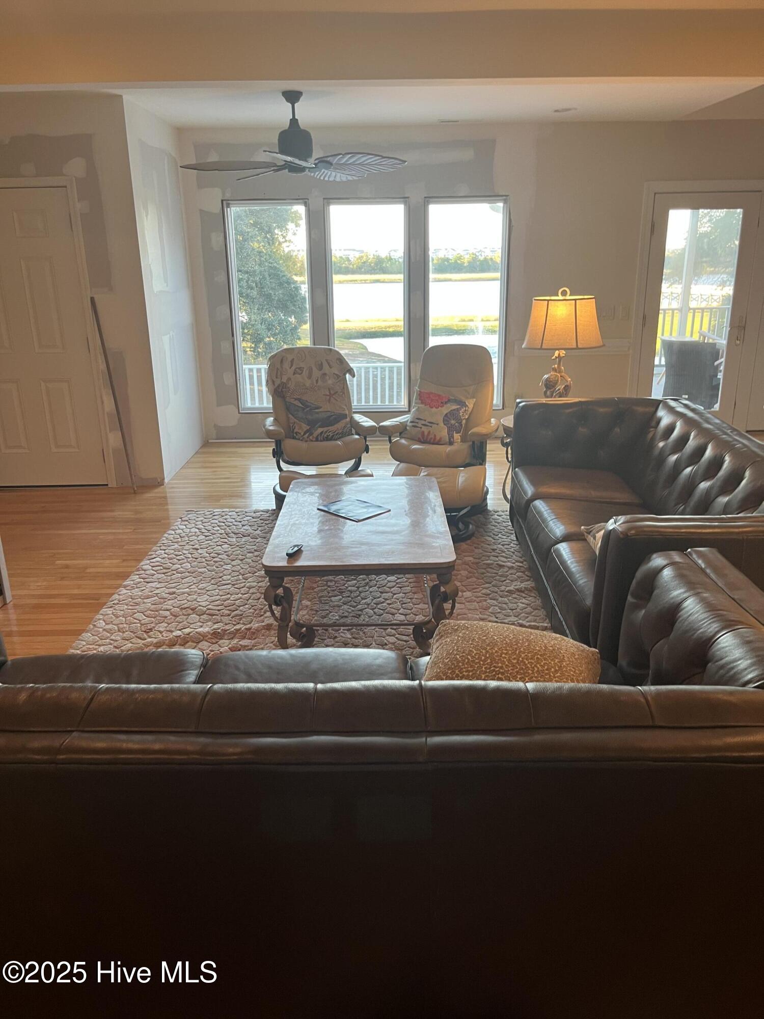 100540597 | Photo 24