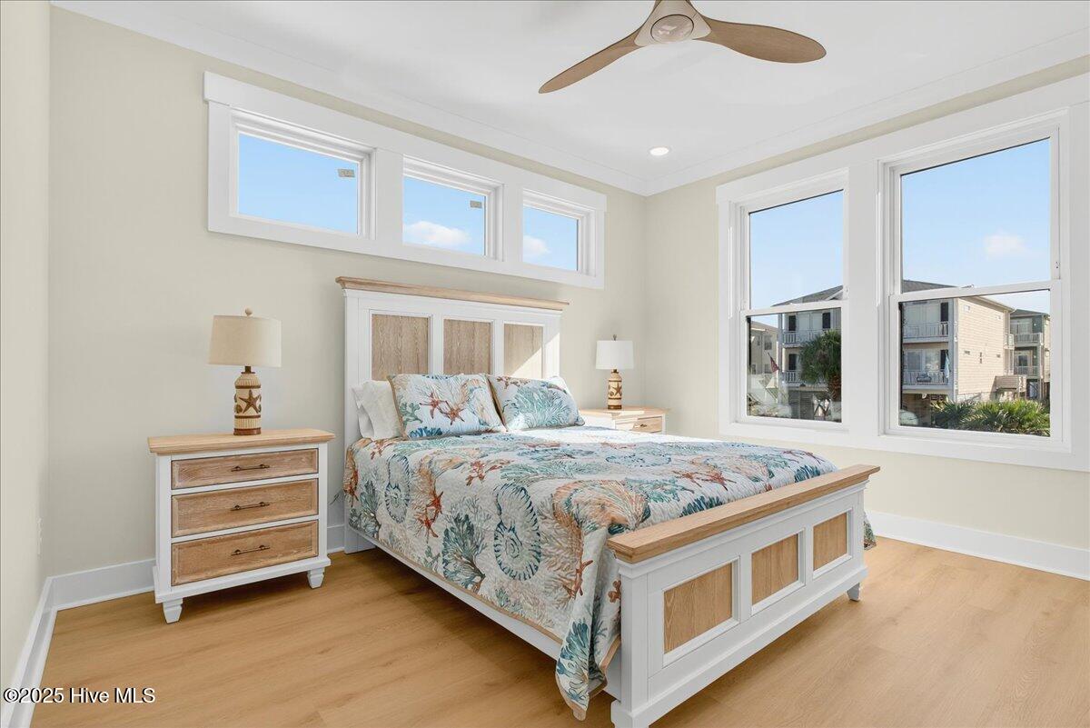 100542941 | Photo 32