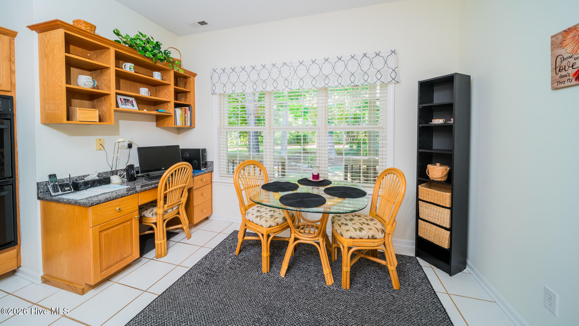 100569963 | Photo 15