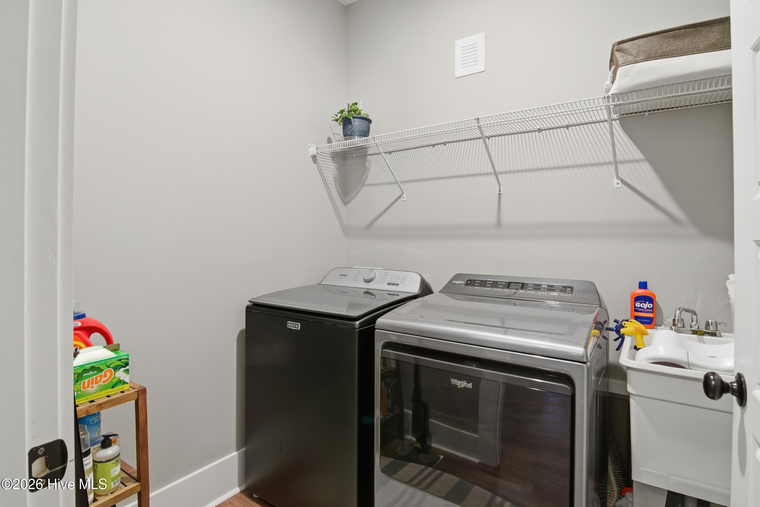 100551617 | Photo 33