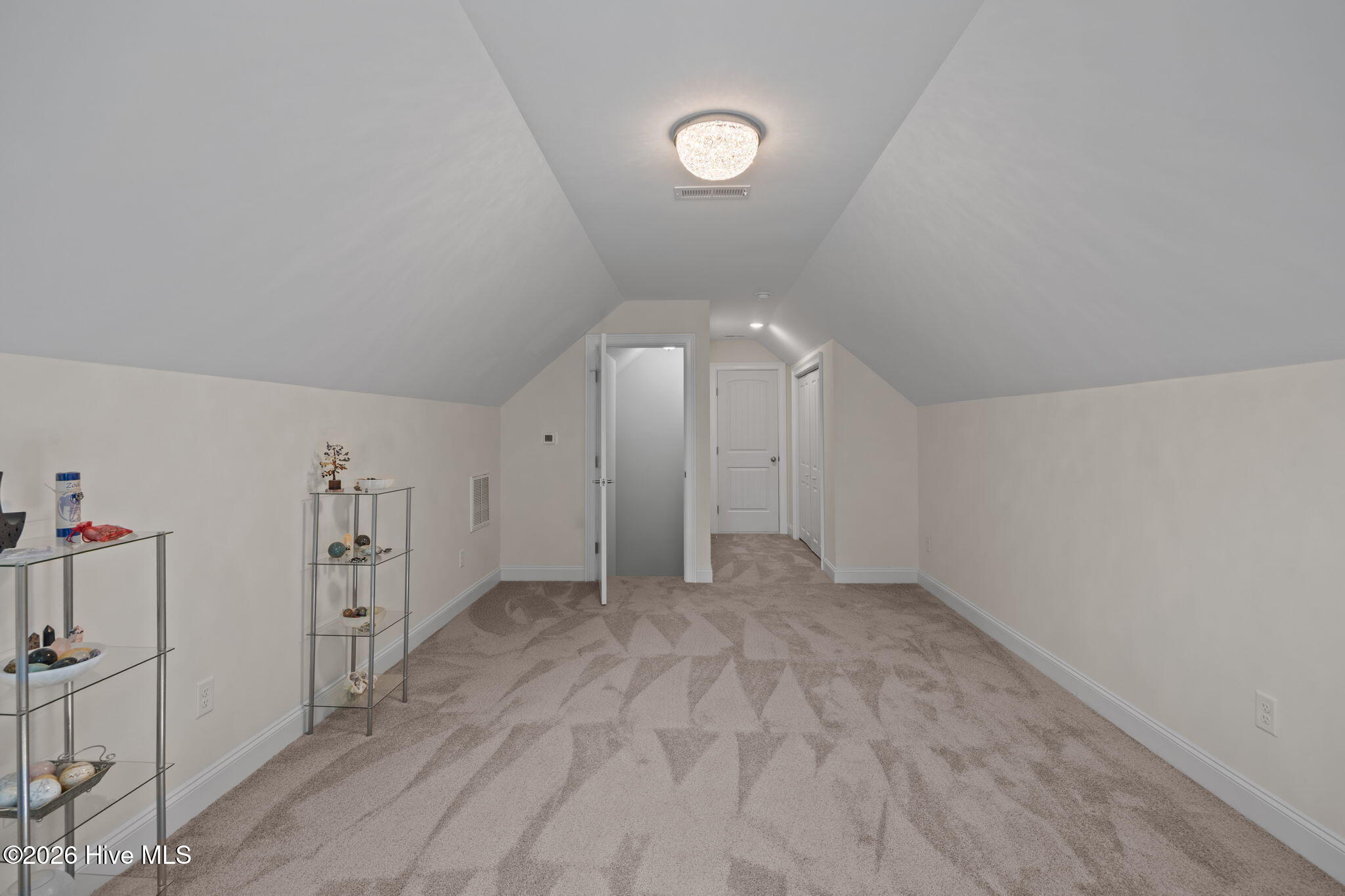 100568491 | Photo 32