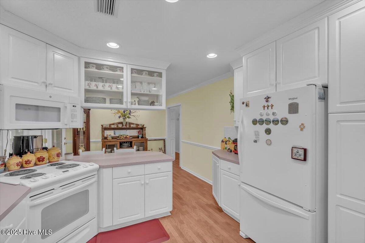 100542832 | Photo 19