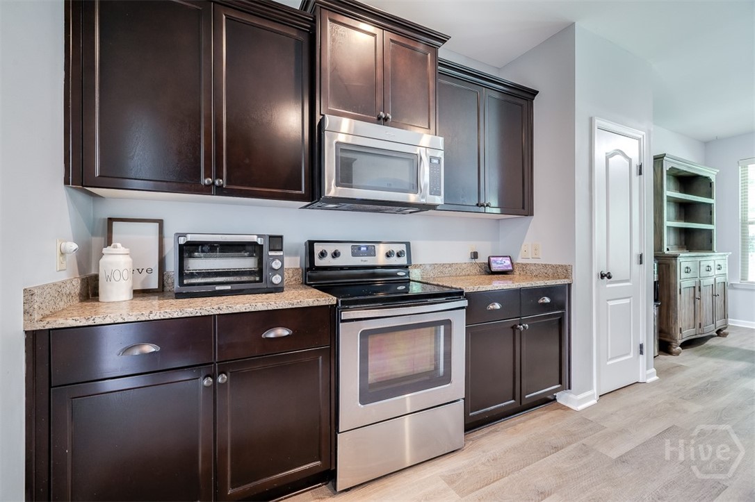 Rich espresso cabinetry