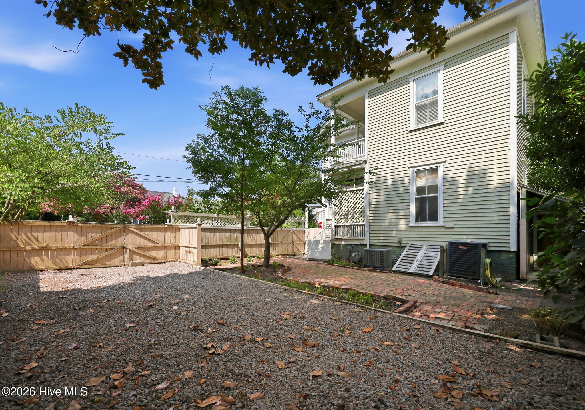 Exterior photo of 401 N Market Street, Washington, NC 27889. MLS: 100587357