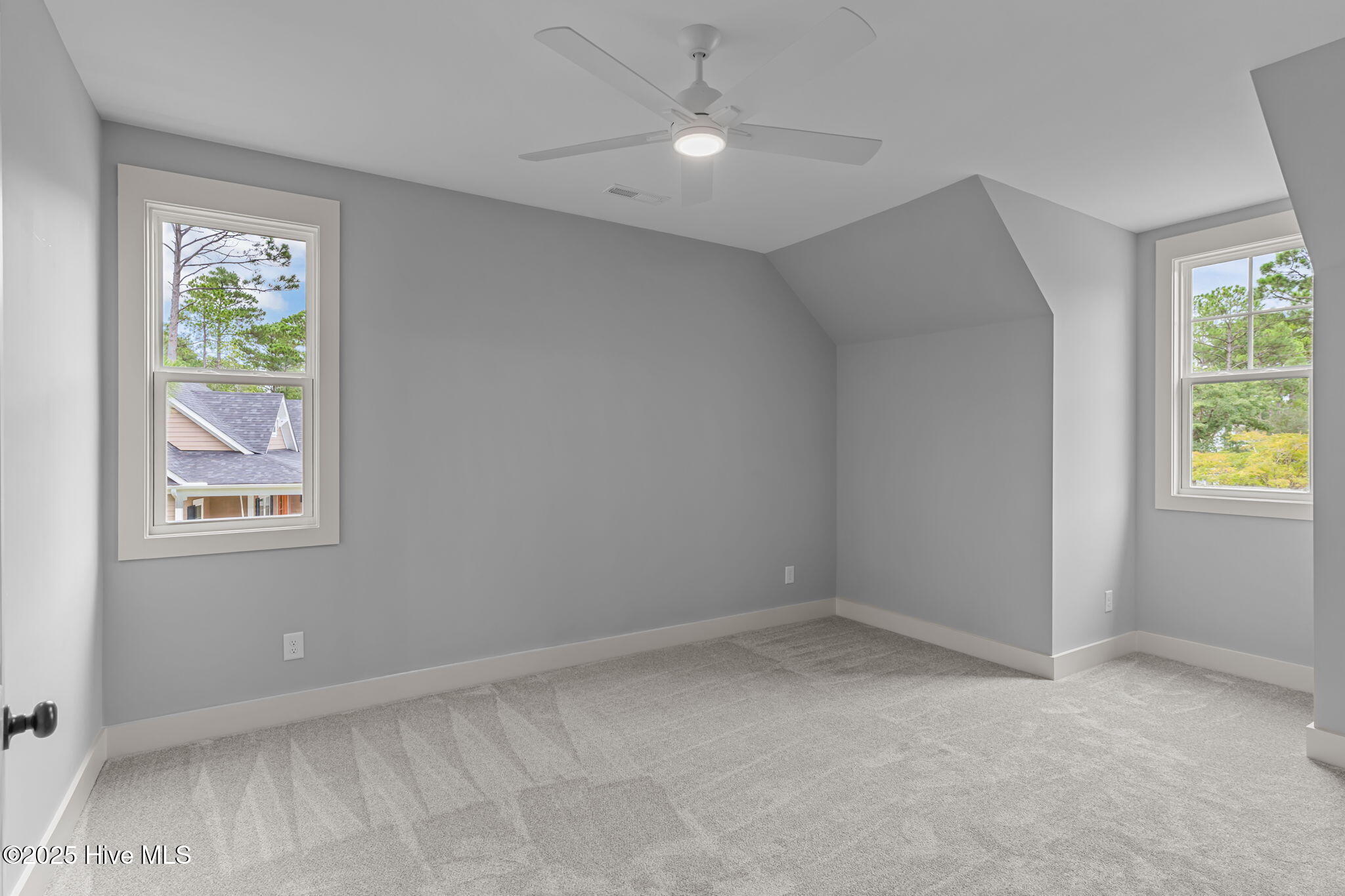 100525046 | Photo 36