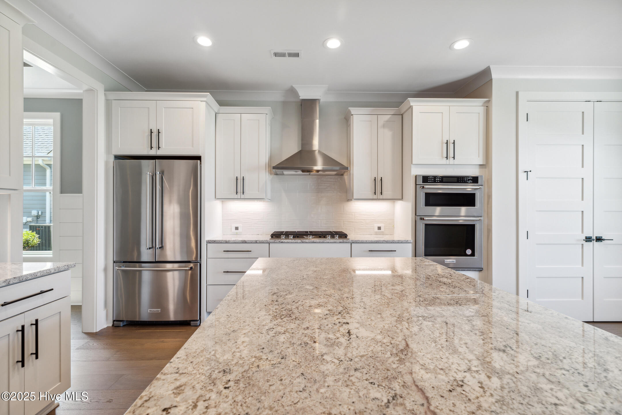 100461244 | Photo 37