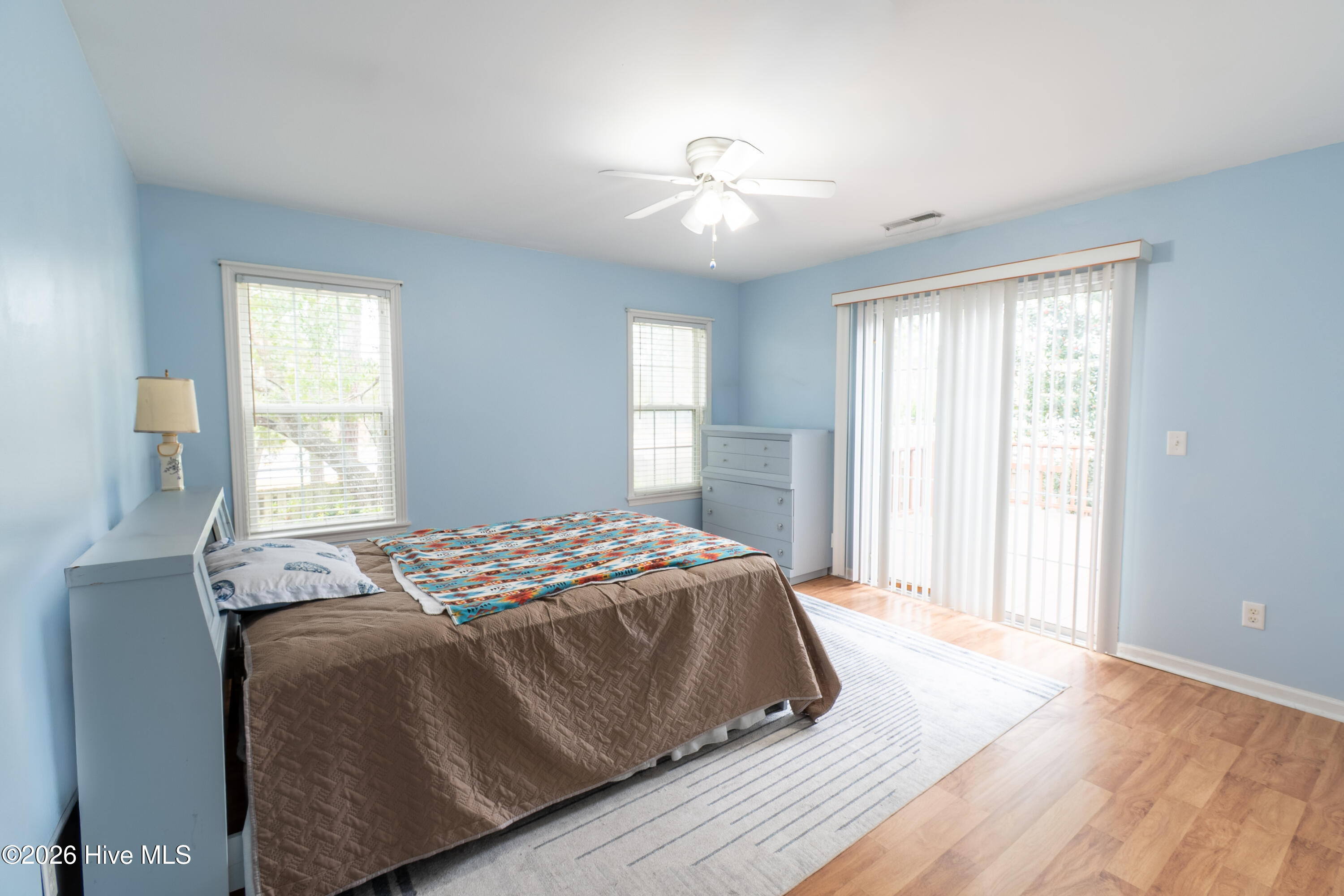 100554380 | Photo 15