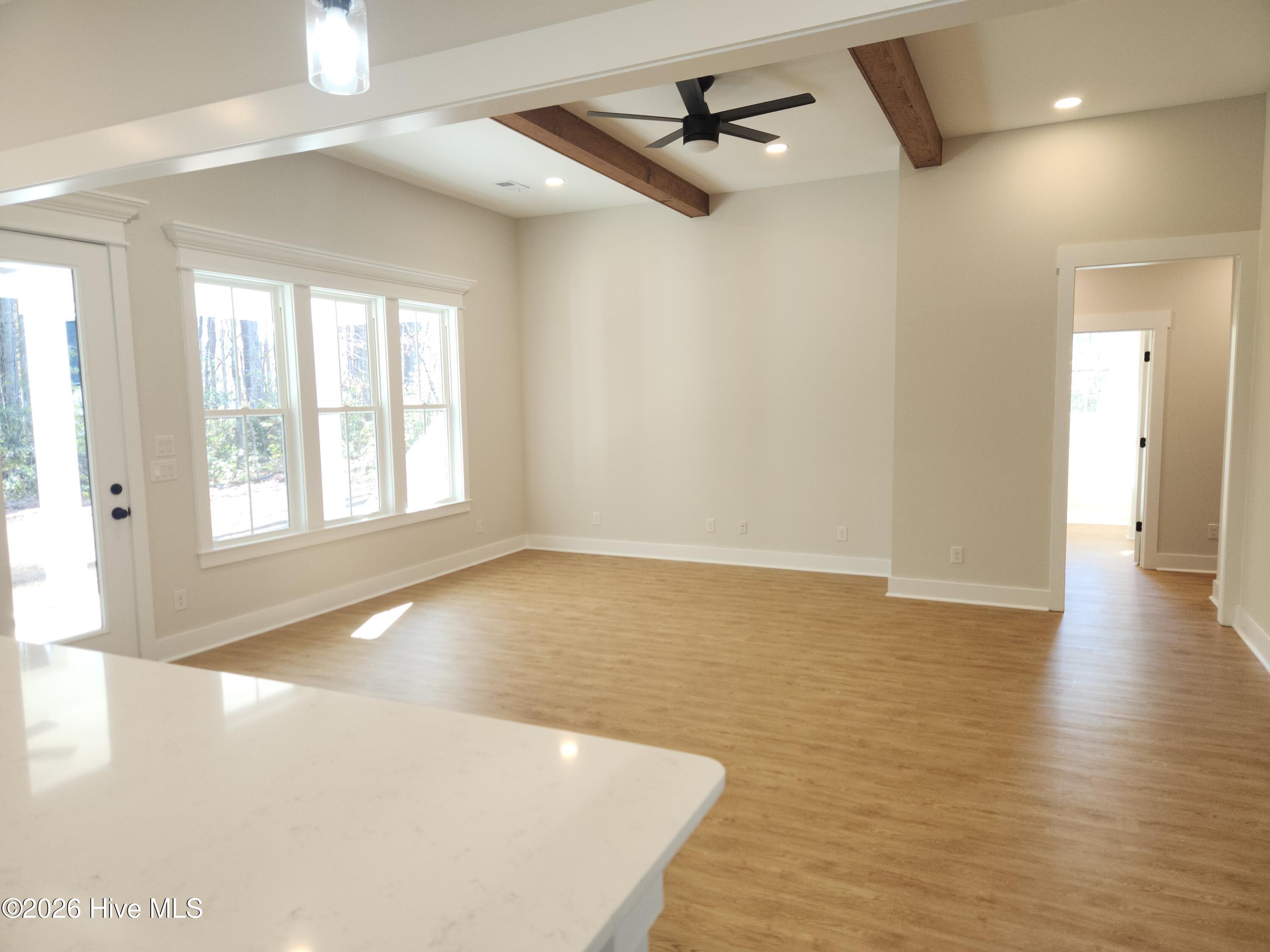 100547826 | Photo 18