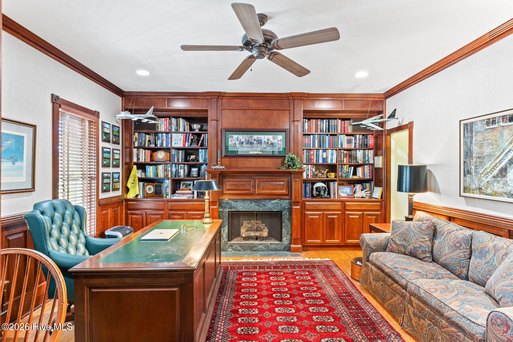 100558042 | Photo 33