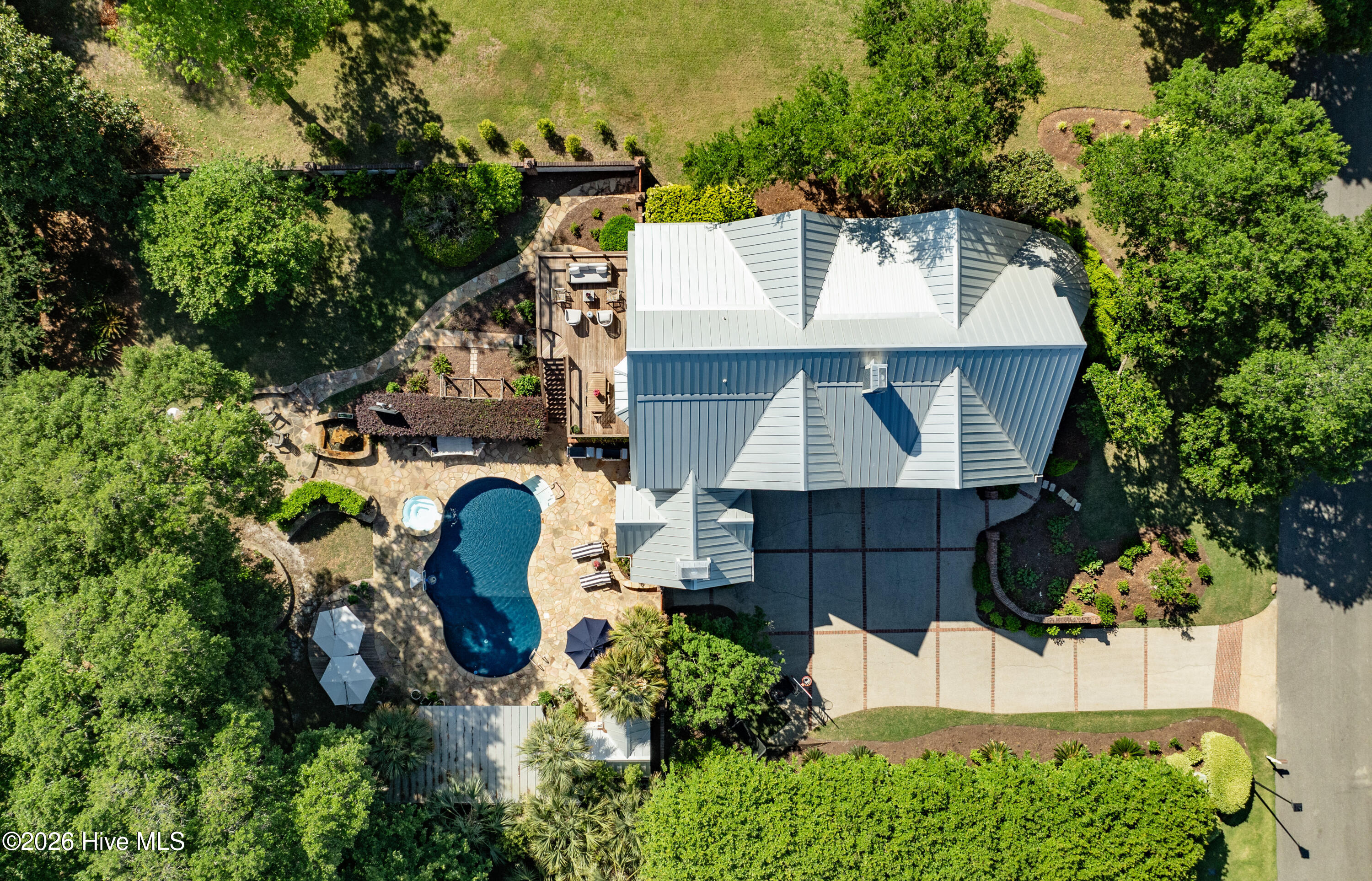 100552686 | Photo 56