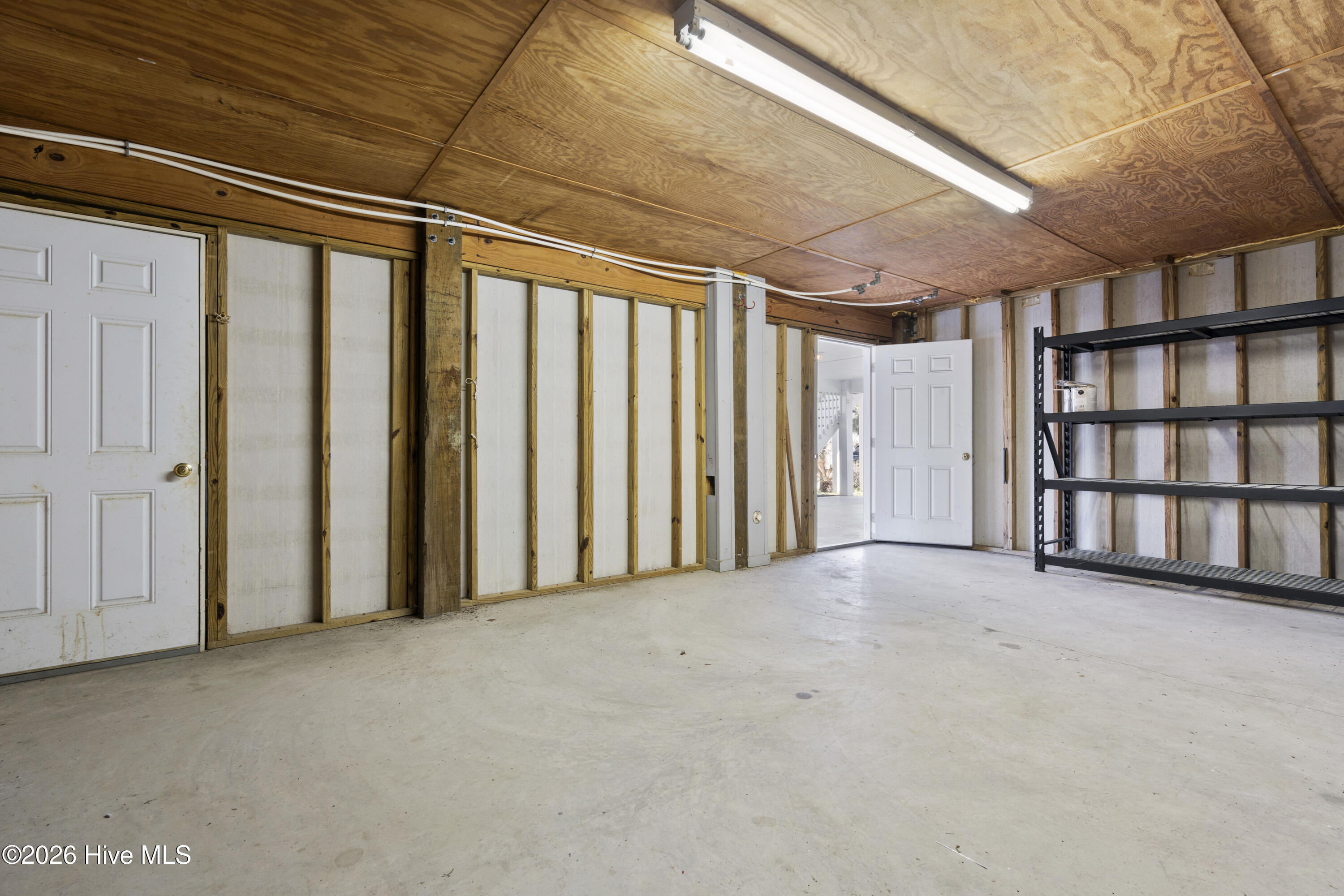 100554105 | Photo 29