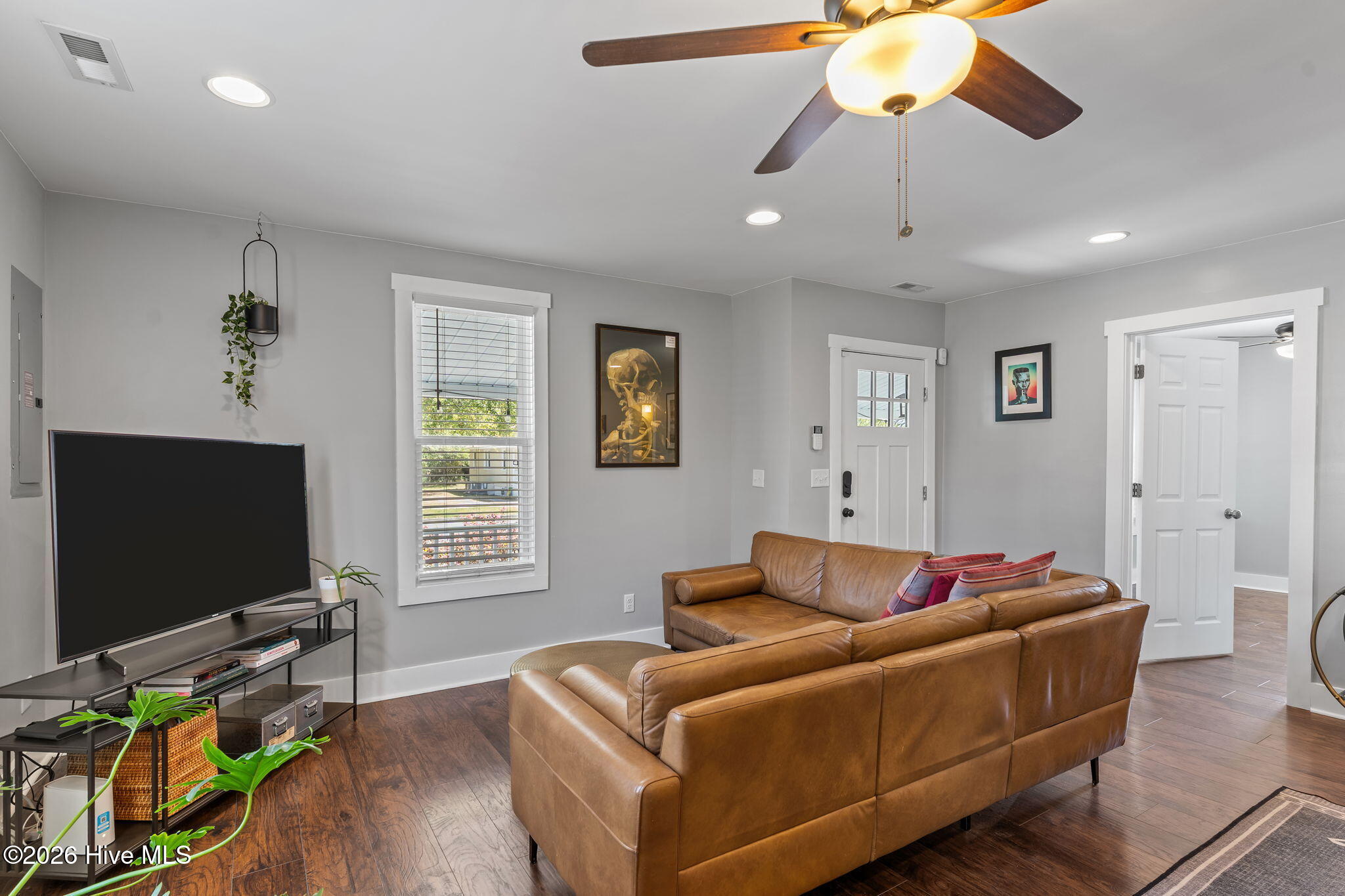 100564930 | Photo 17