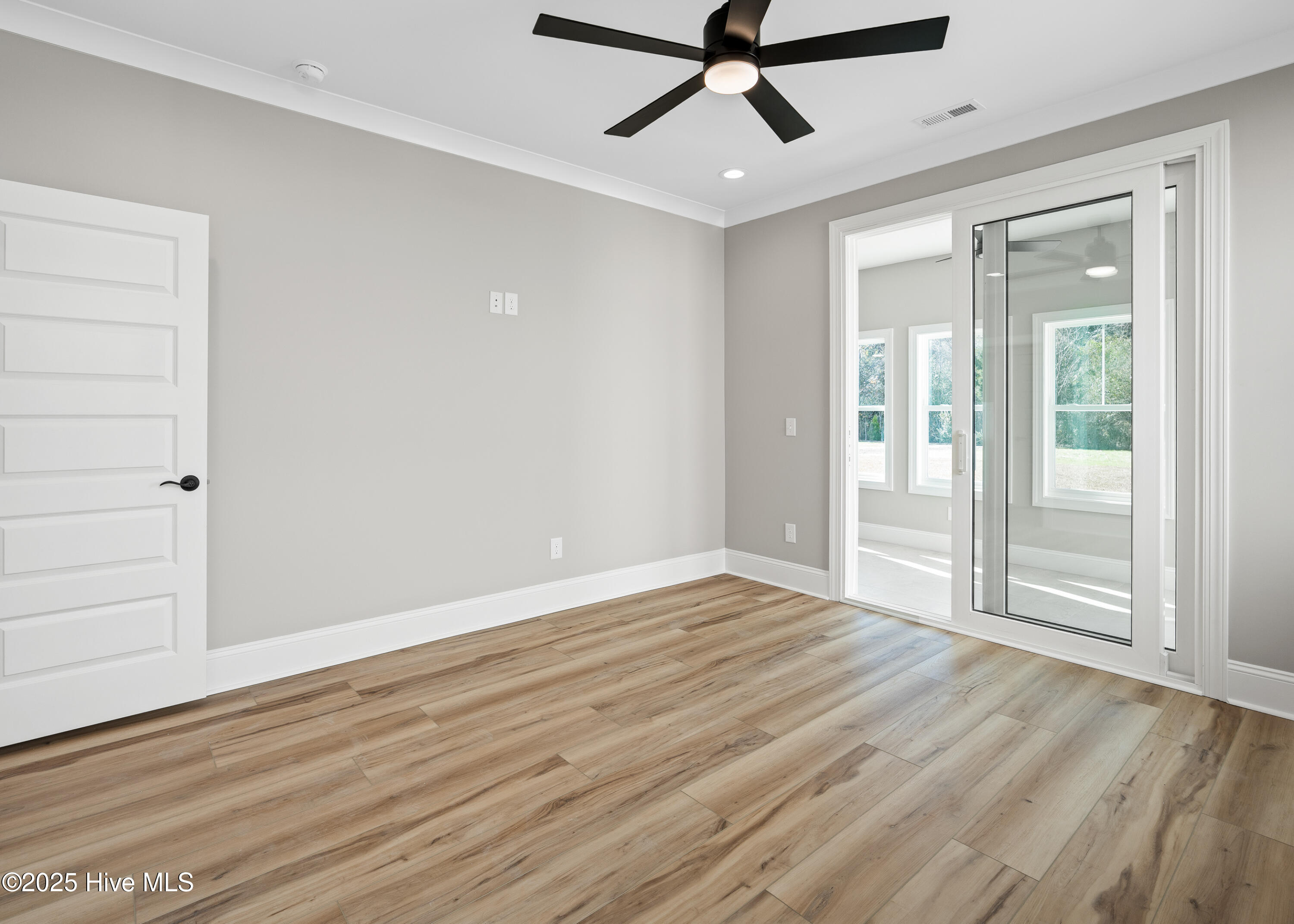 100537185 | Photo 20