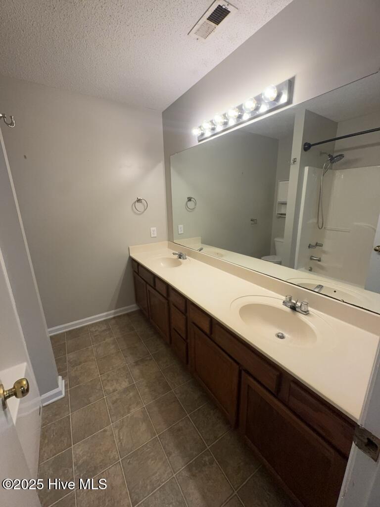 100541105 | Photo 14