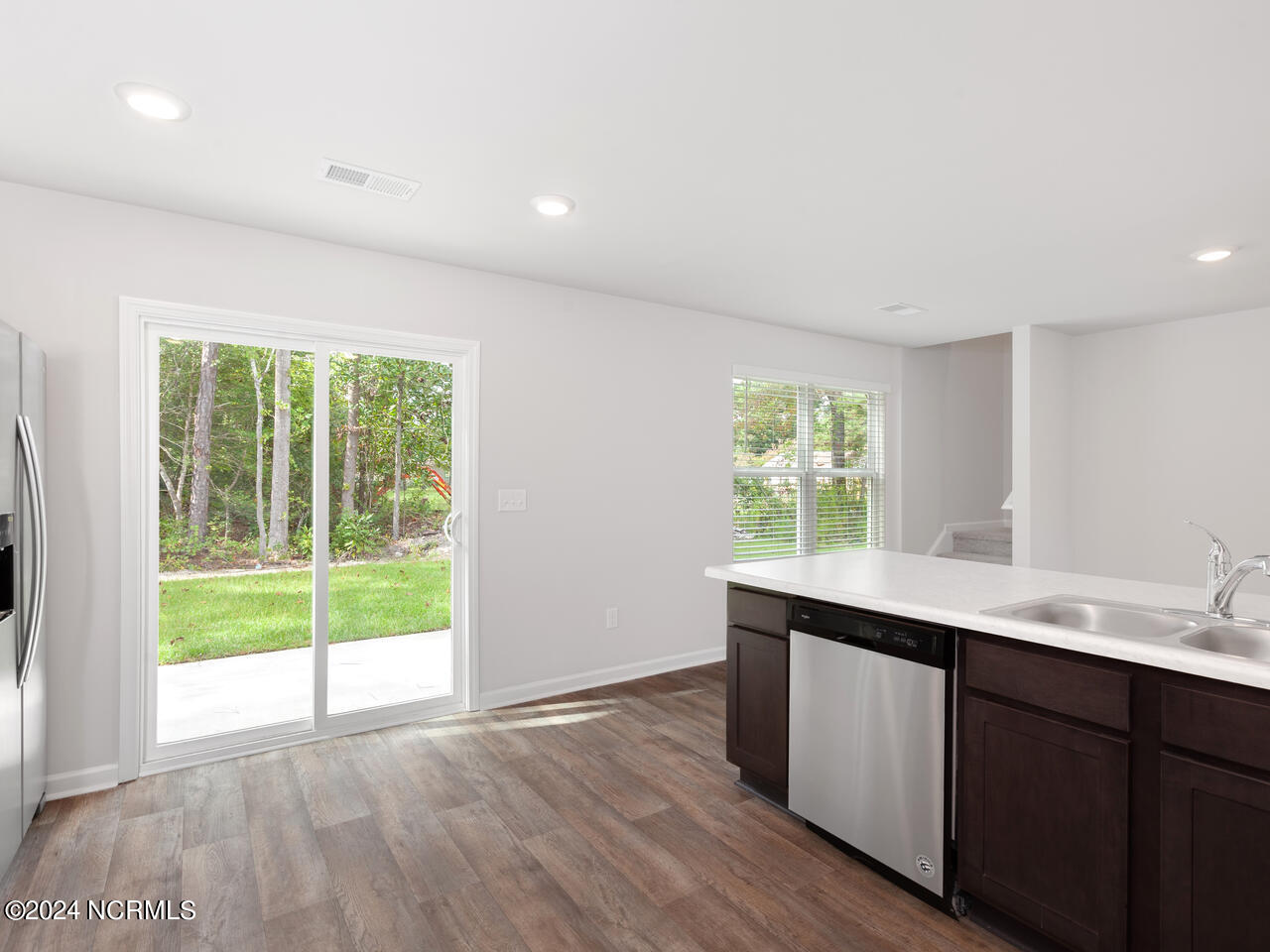 100533675 | Photo 13