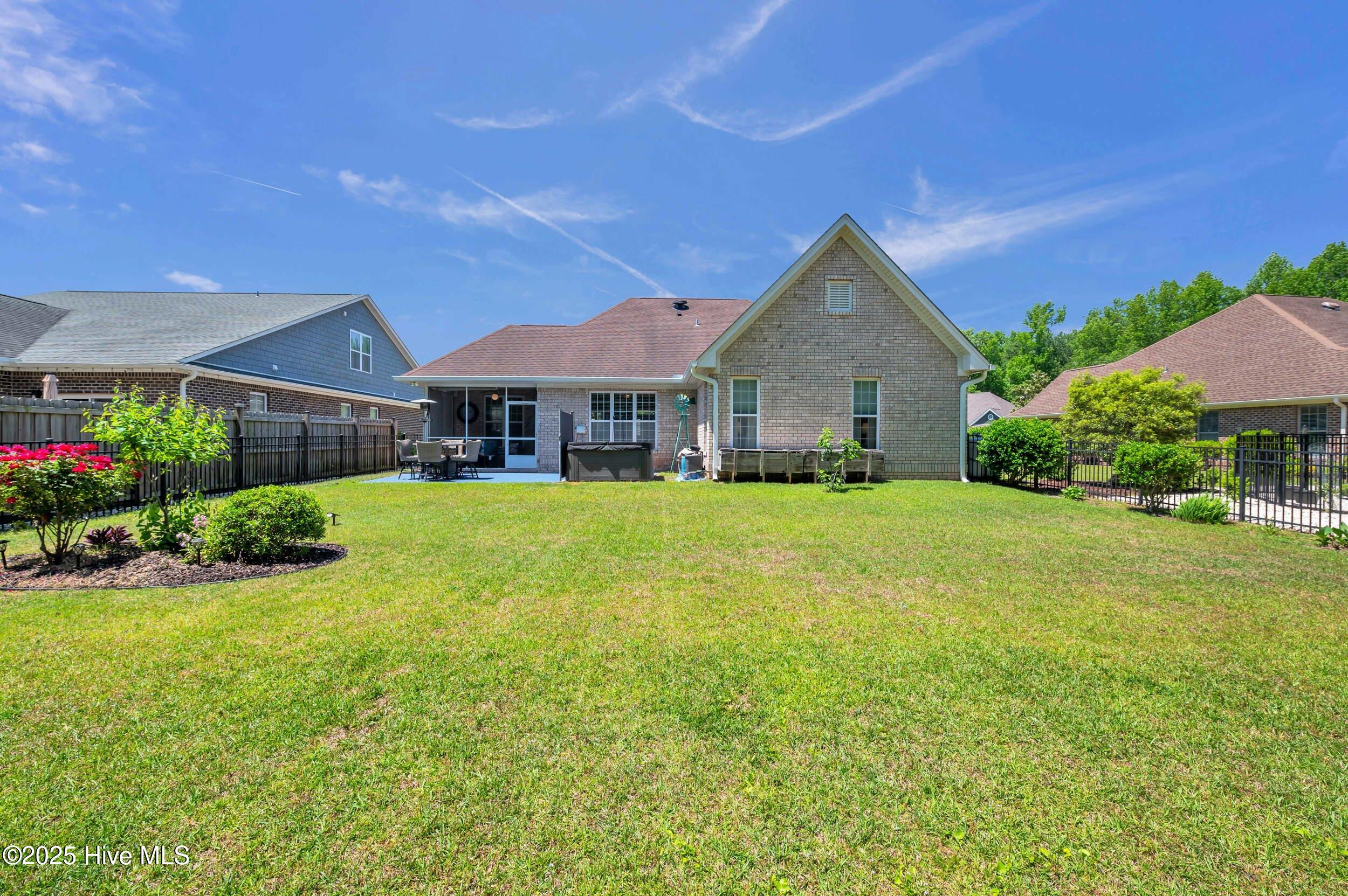 100506043 | Photo 61