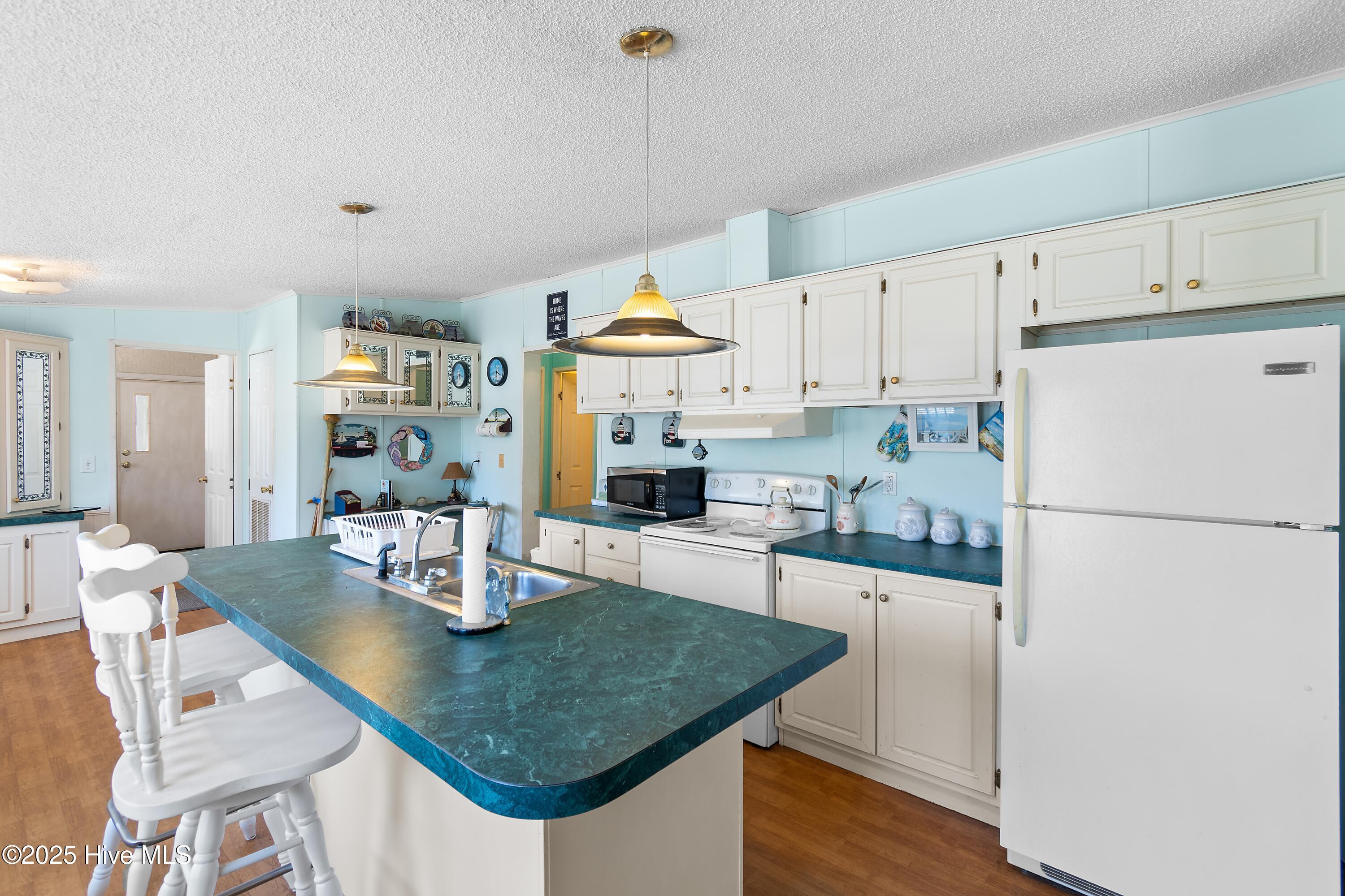 100541148 | Photo 12