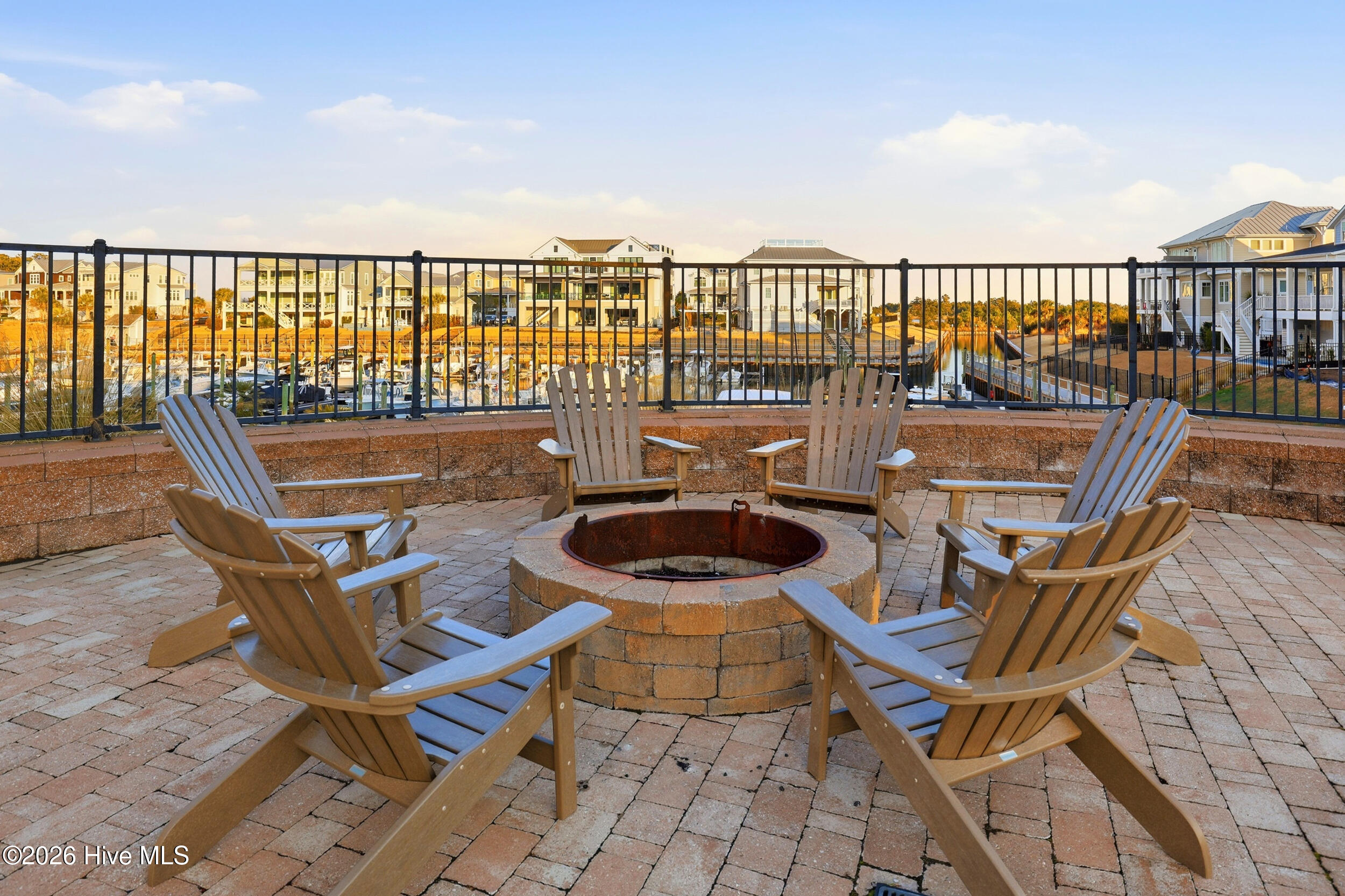 100567048 | Photo 47